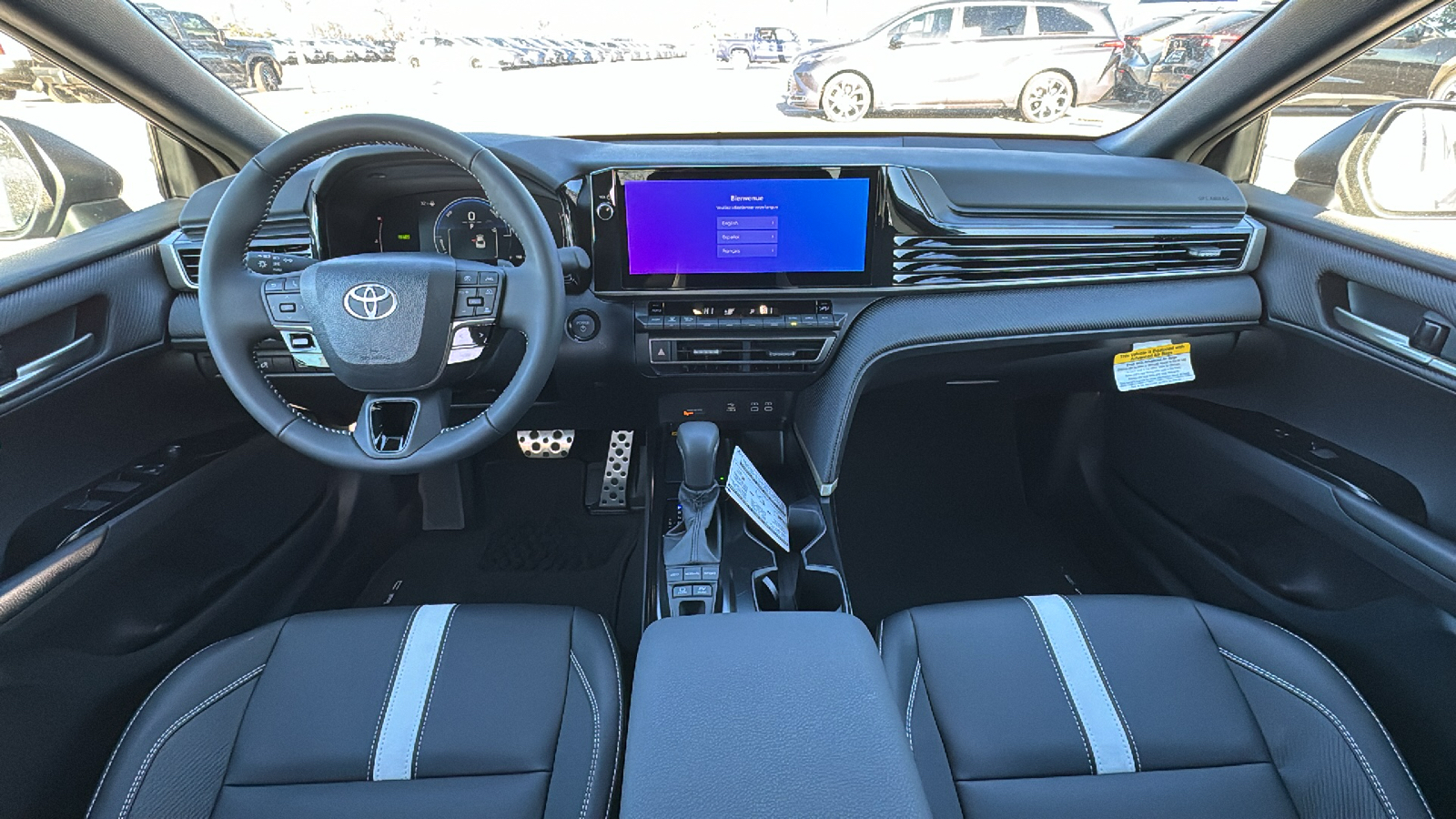 2025 Toyota Camry SE 16