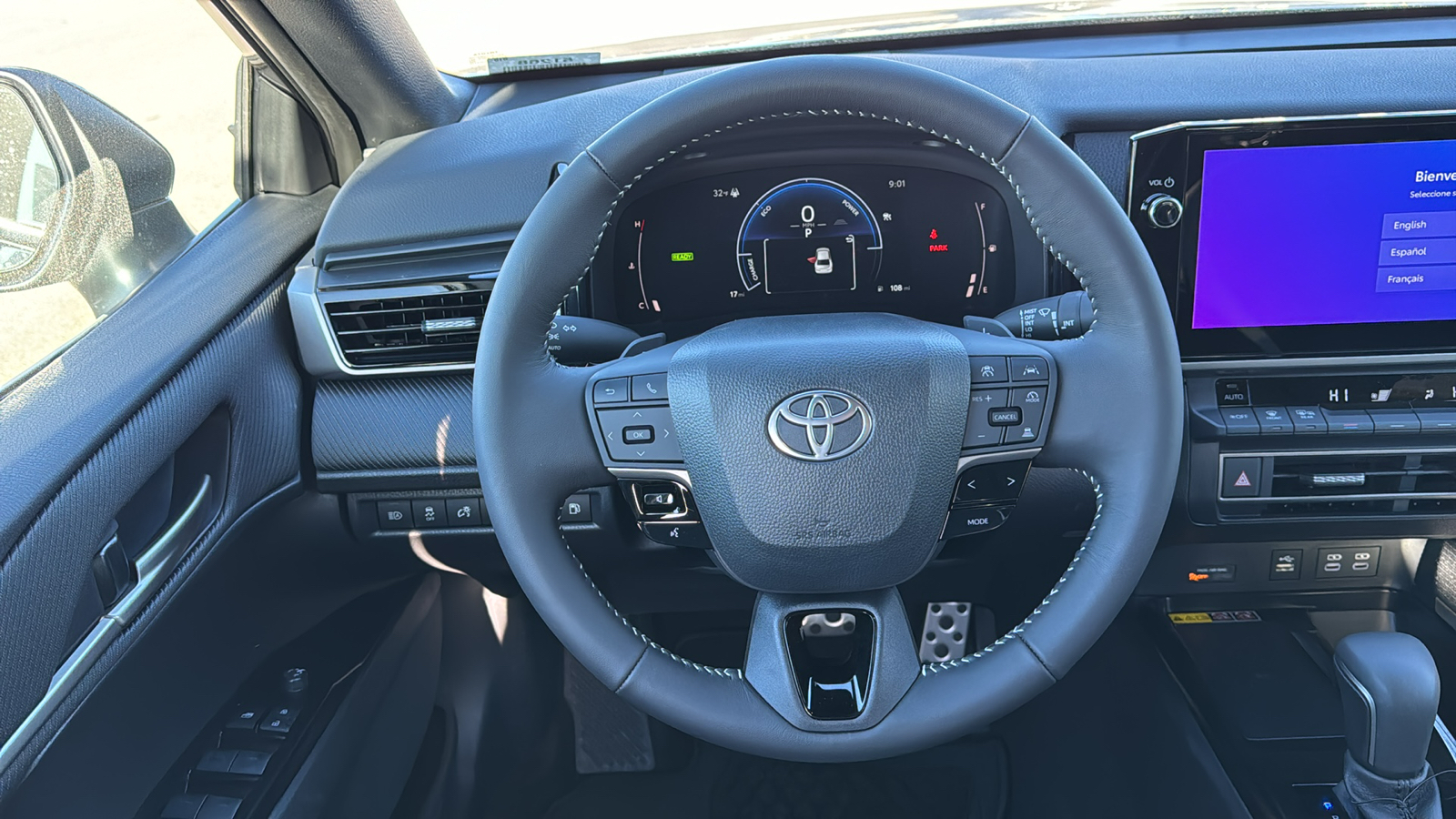 2025 Toyota Camry SE 17