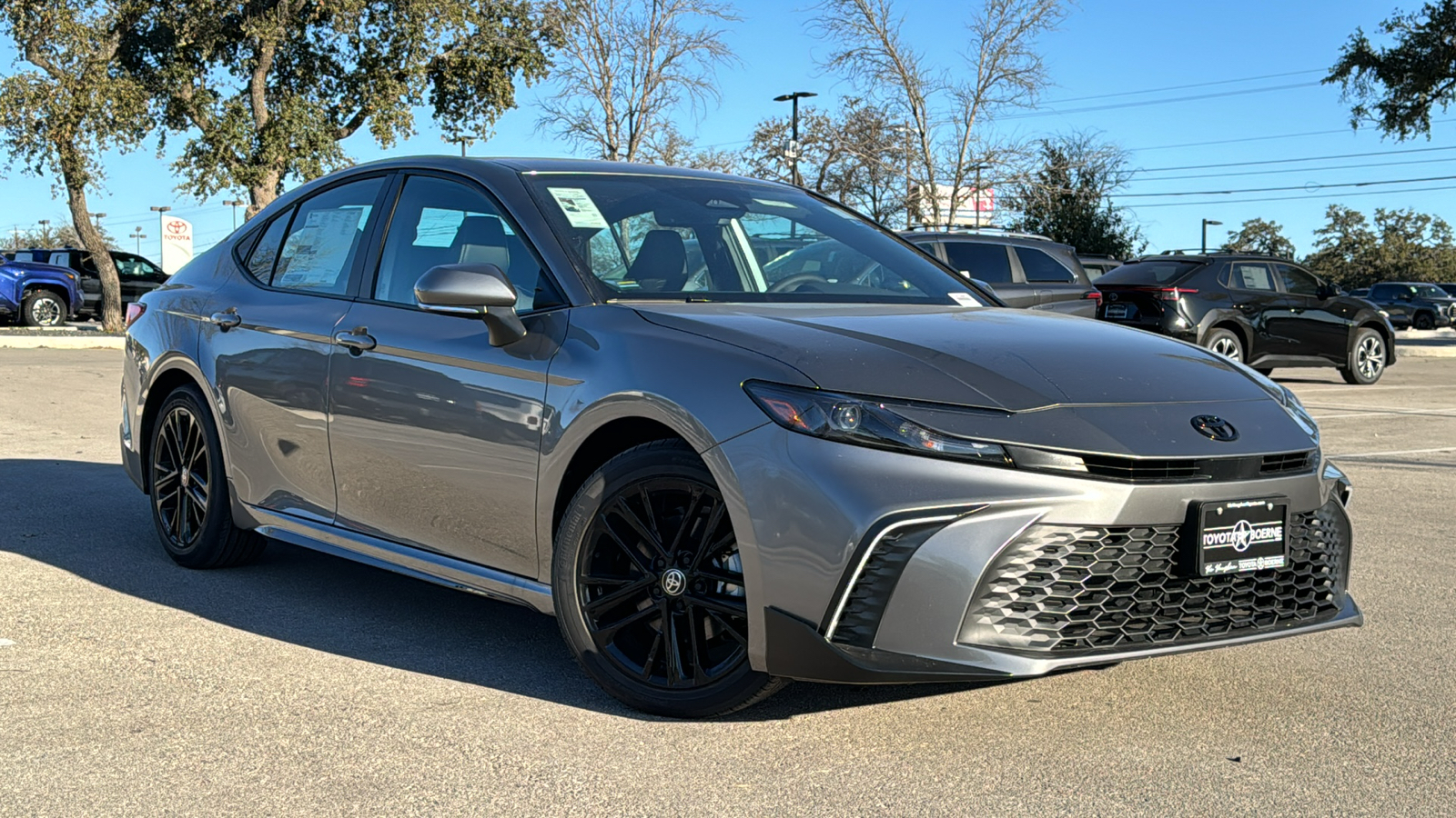 2025 Toyota Camry SE 24