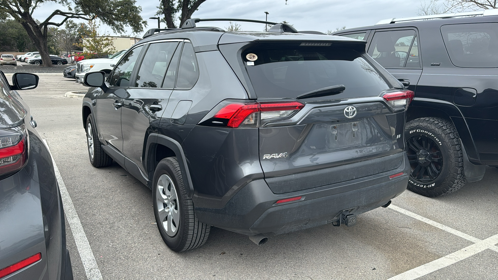 2020 Toyota RAV4 LE 4