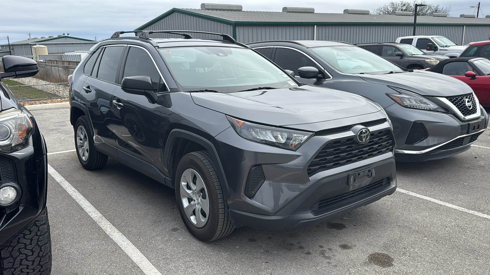 2020 Toyota RAV4 LE 11