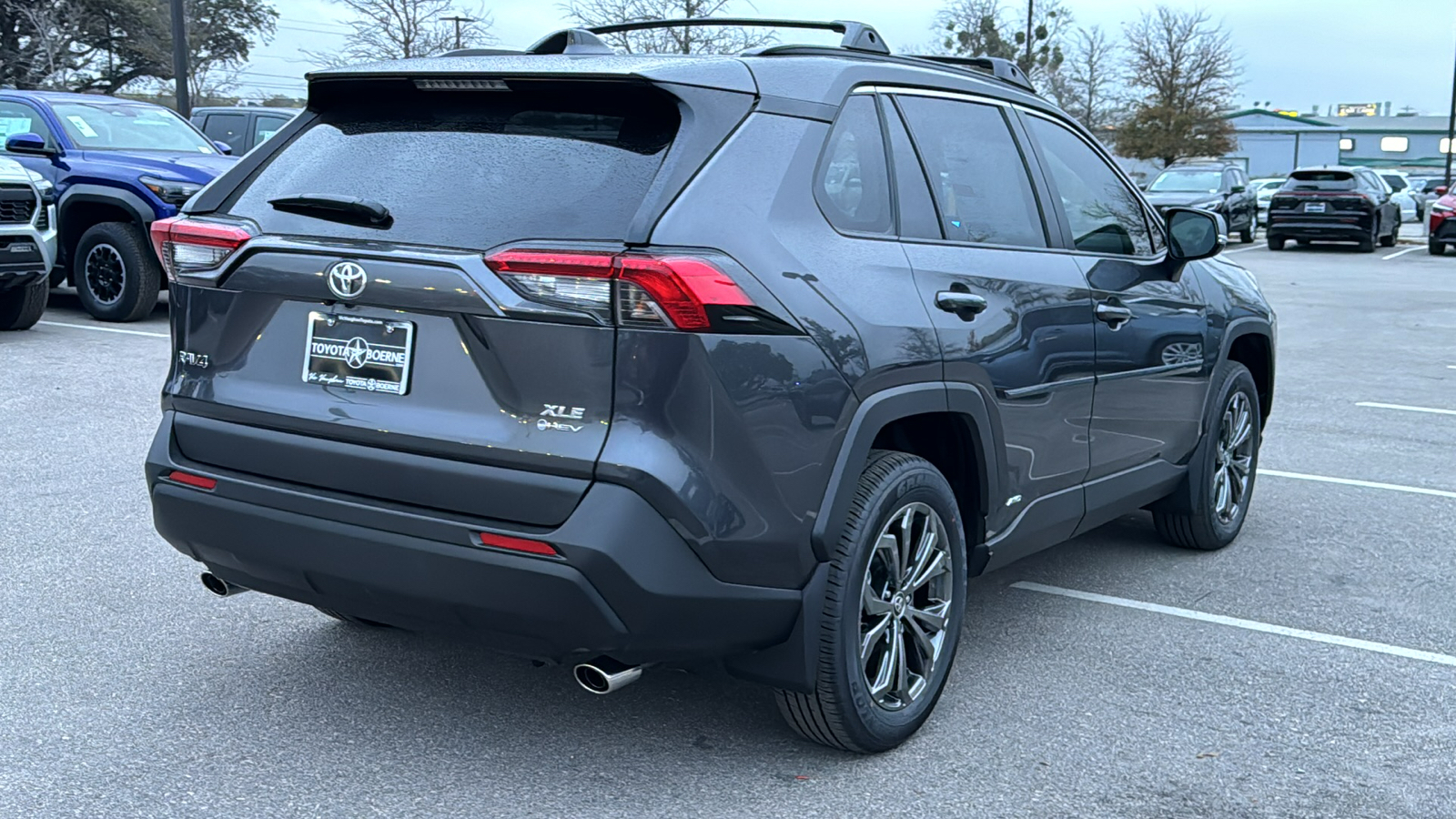 2025 Toyota RAV4 Hybrid XLE Premium 8