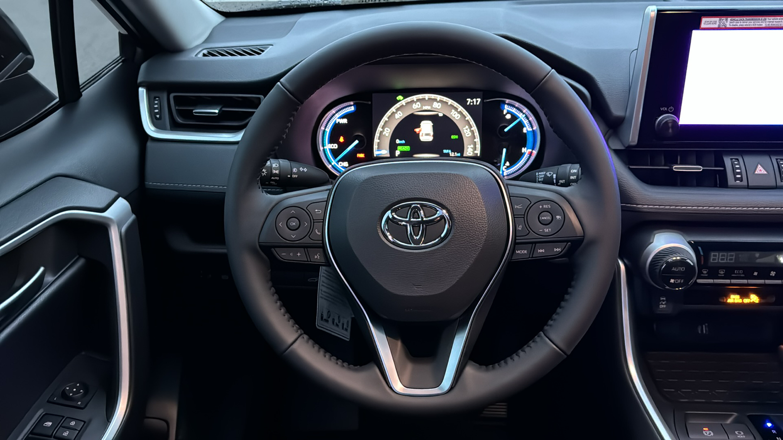 2025 Toyota RAV4 Hybrid XLE Premium 18