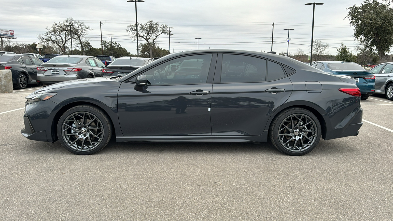 2025 Toyota Camry XSE 4