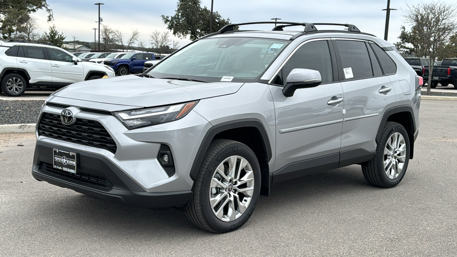 2025 Toyota RAV4 XLE Premium 3