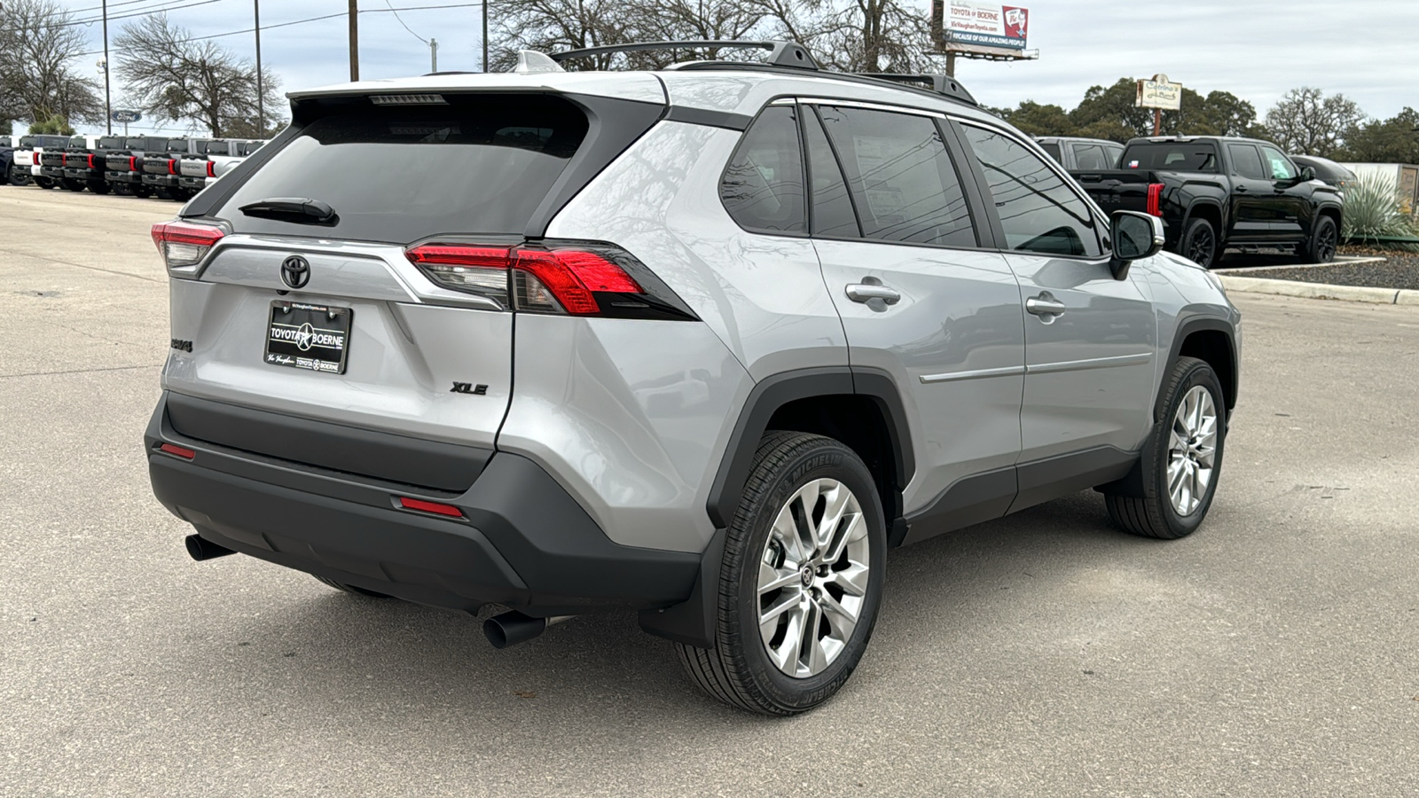 2025 Toyota RAV4 XLE Premium 7