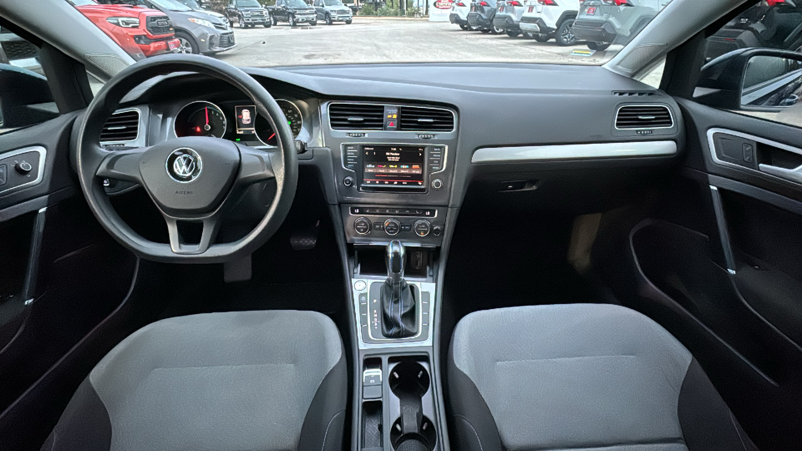 2016 Volkswagen e-Golf SE 26