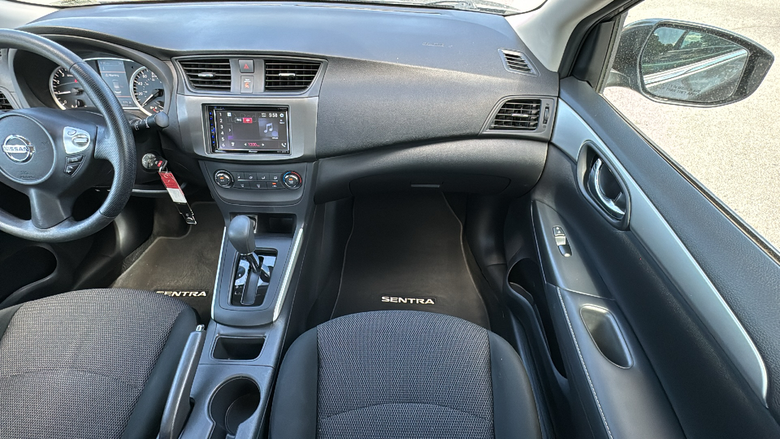 2019 Nissan Sentra S 29