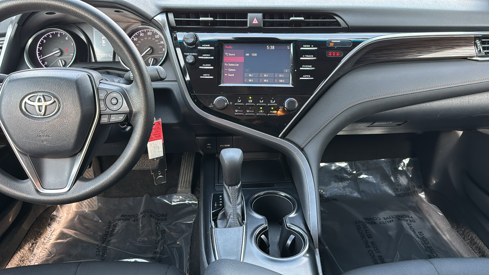 2018 Toyota Camry SE 23