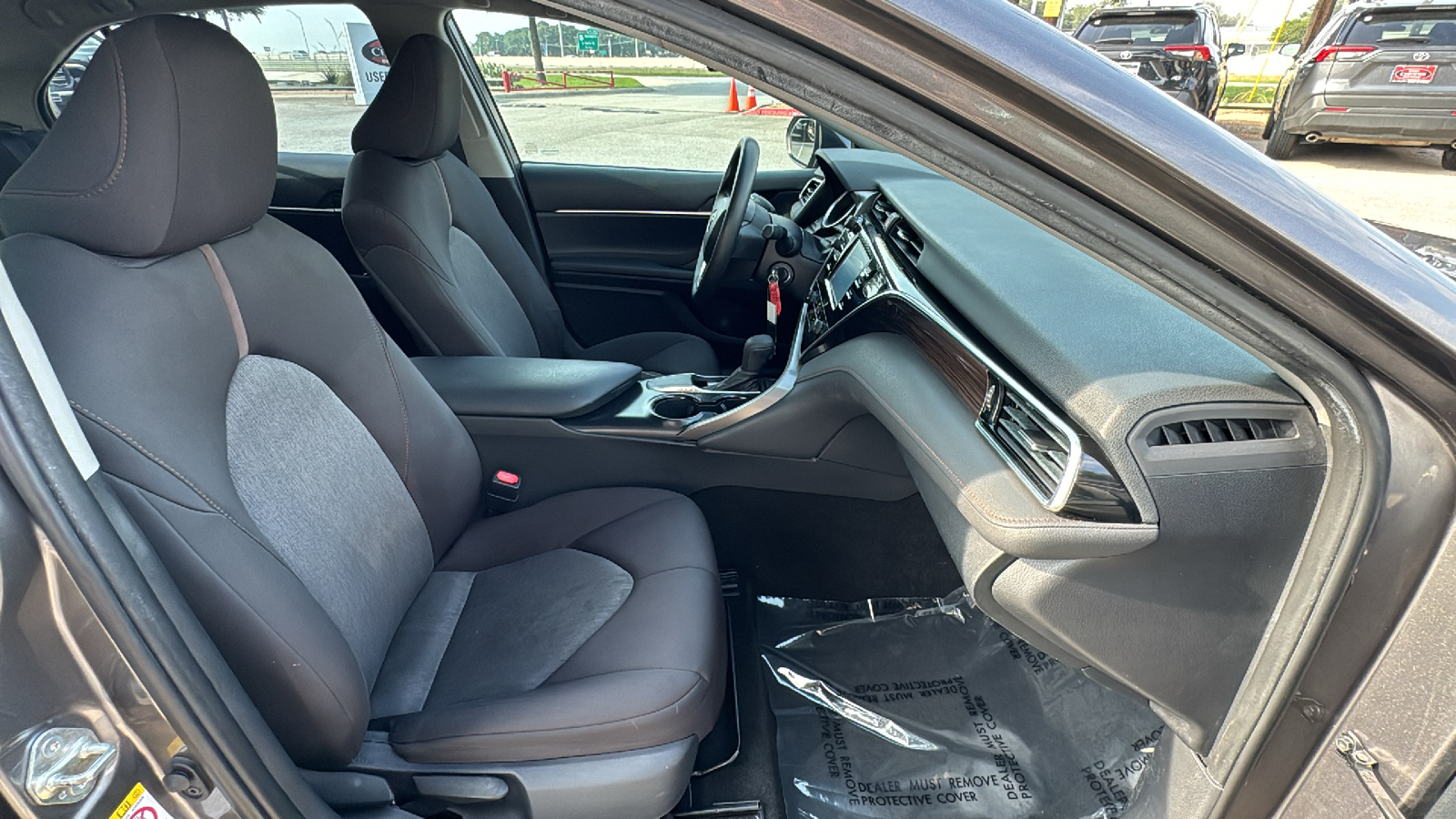 2018 Toyota Camry SE 36