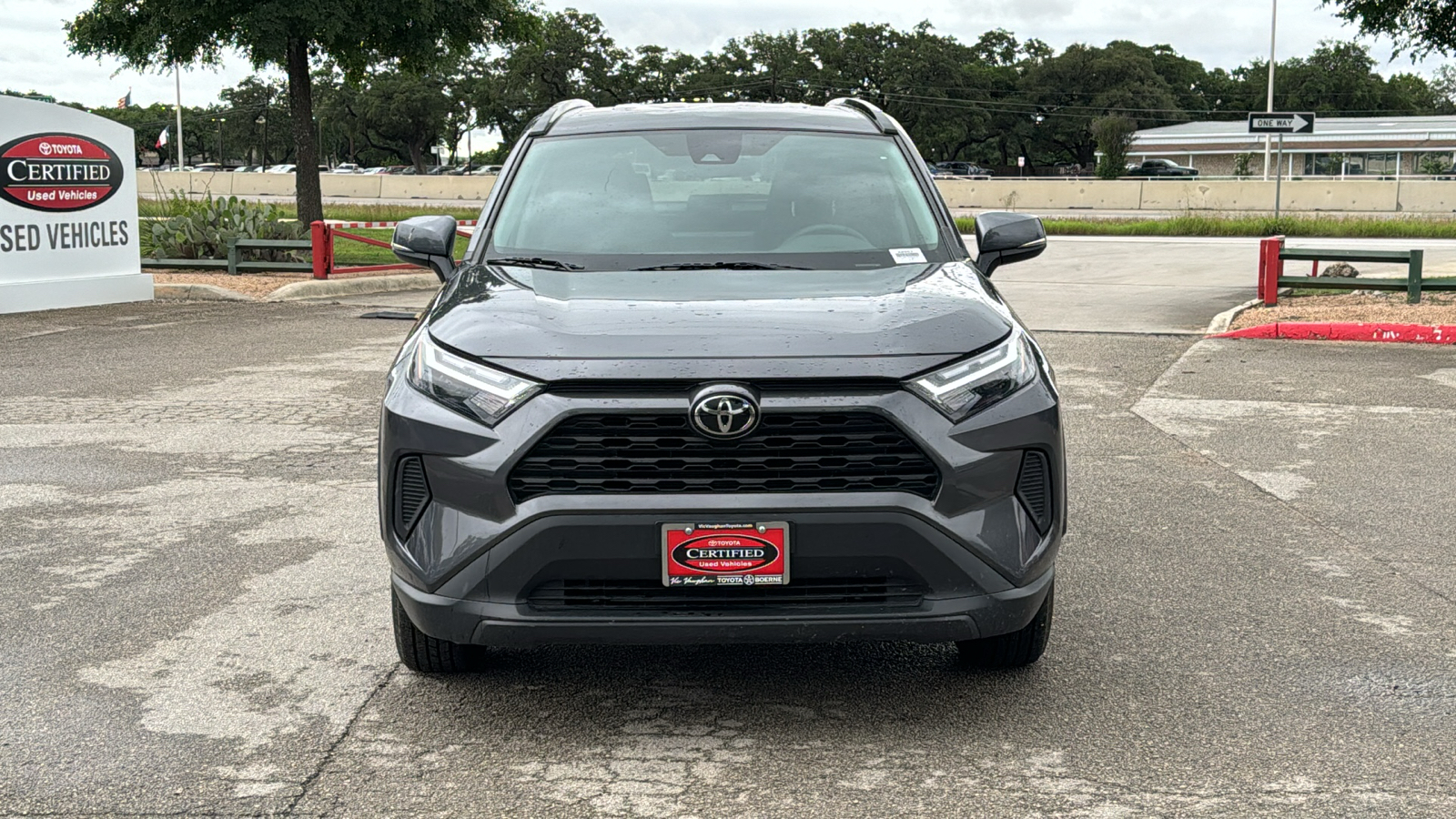 2022 Toyota RAV4 XLE 3