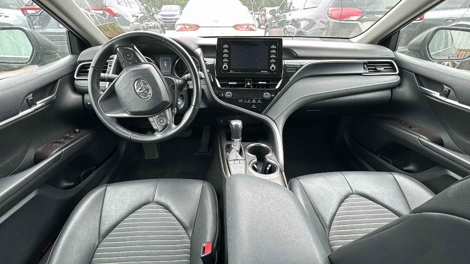 2022 Toyota Camry SE 9