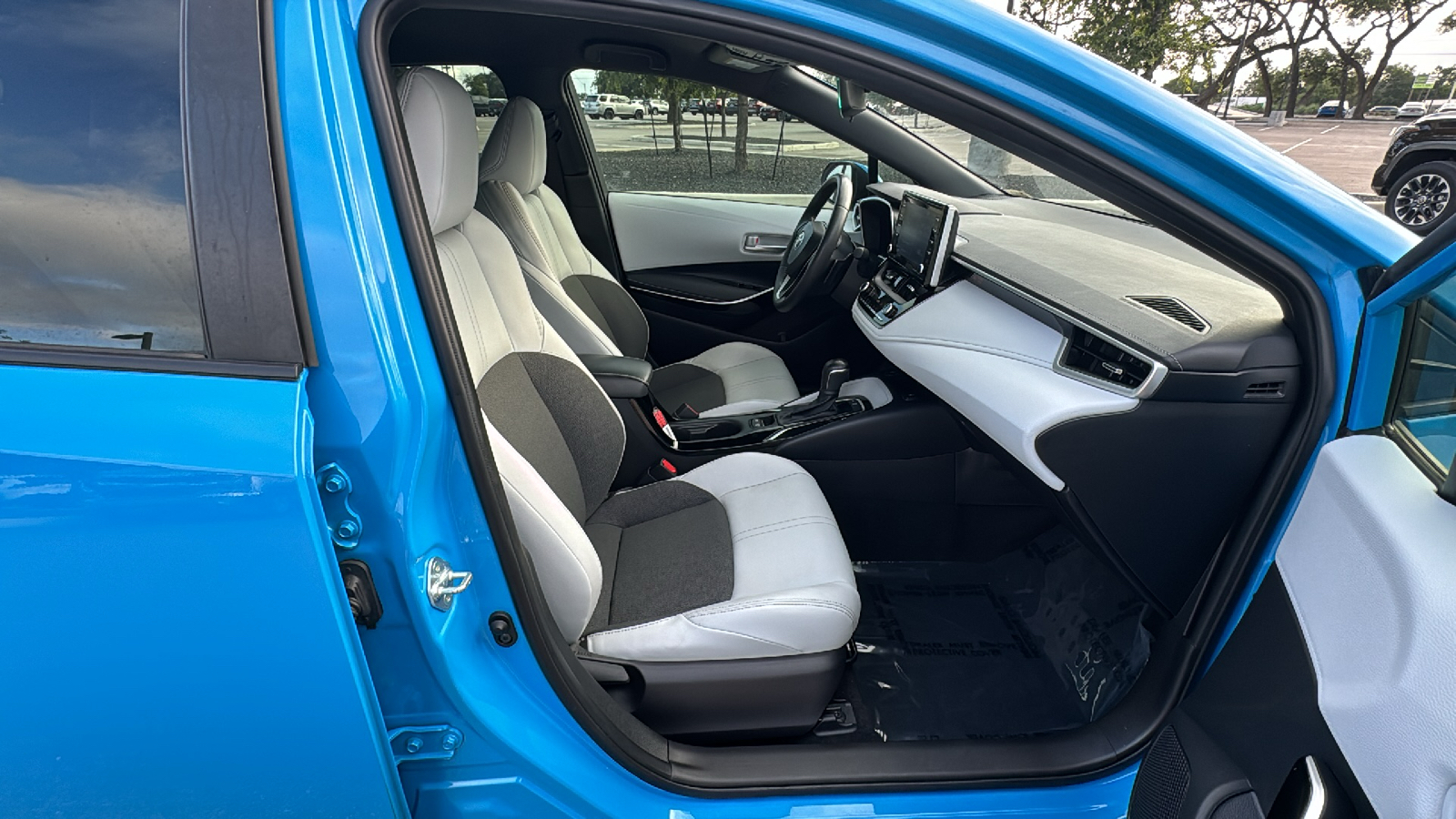 2022 Toyota Corolla Hatchback XSE 22