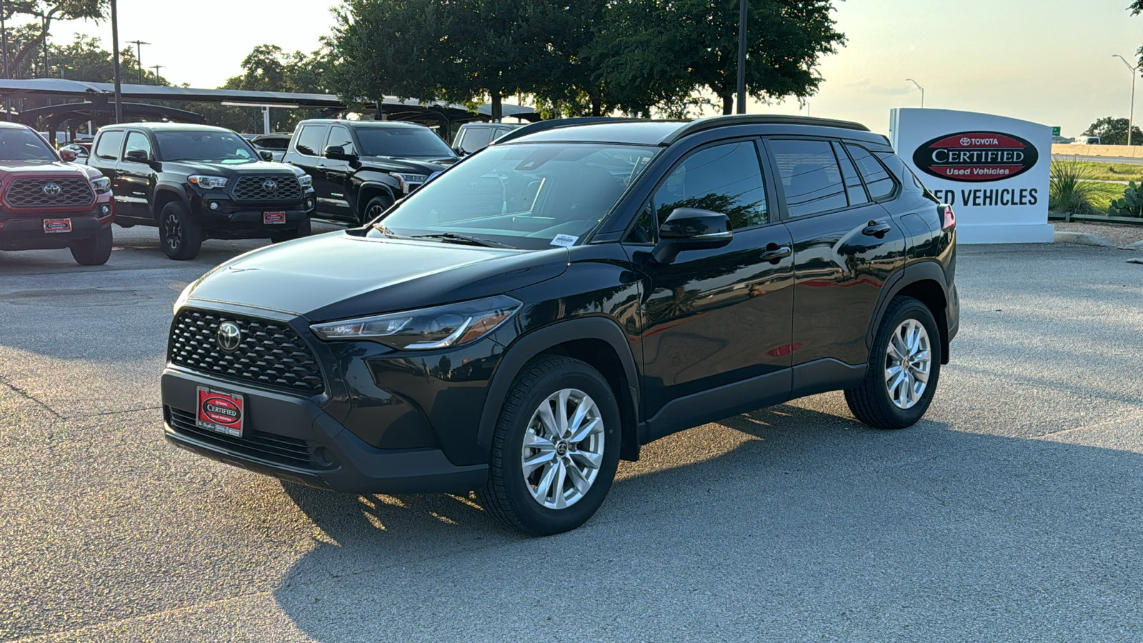 2022 Toyota Corolla Cross LE 3