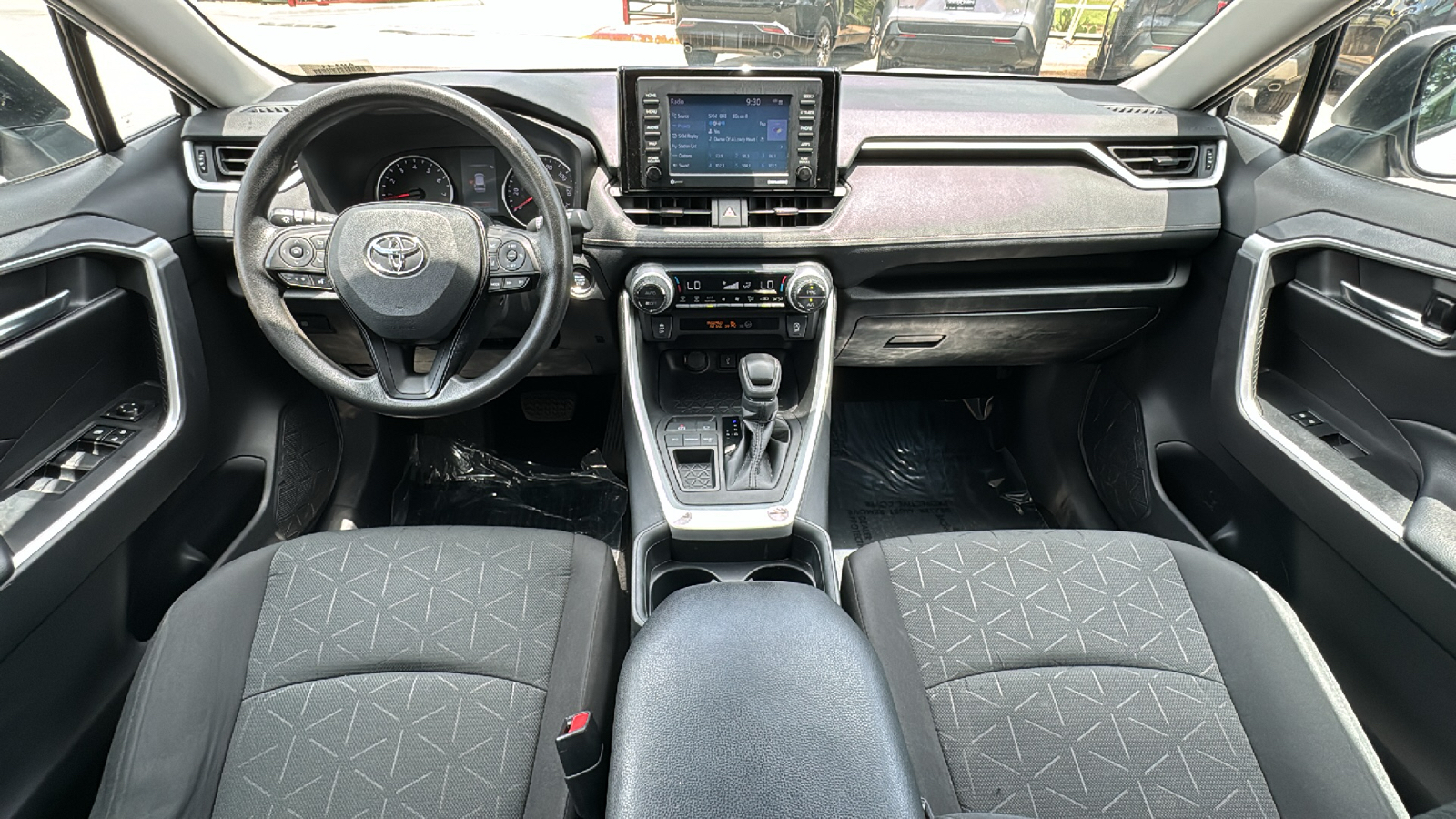 2021 Toyota RAV4 XLE 18
