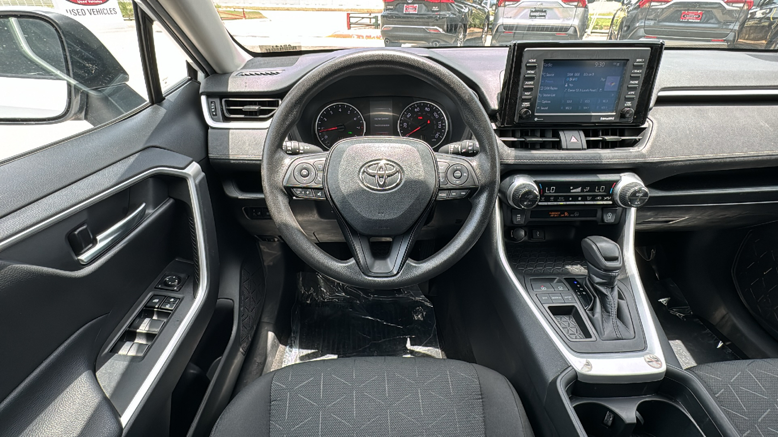 2021 Toyota RAV4 XLE 19