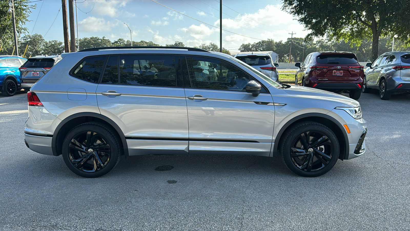 2023 Volkswagen Tiguan 2.0T SE R-Line Black 8