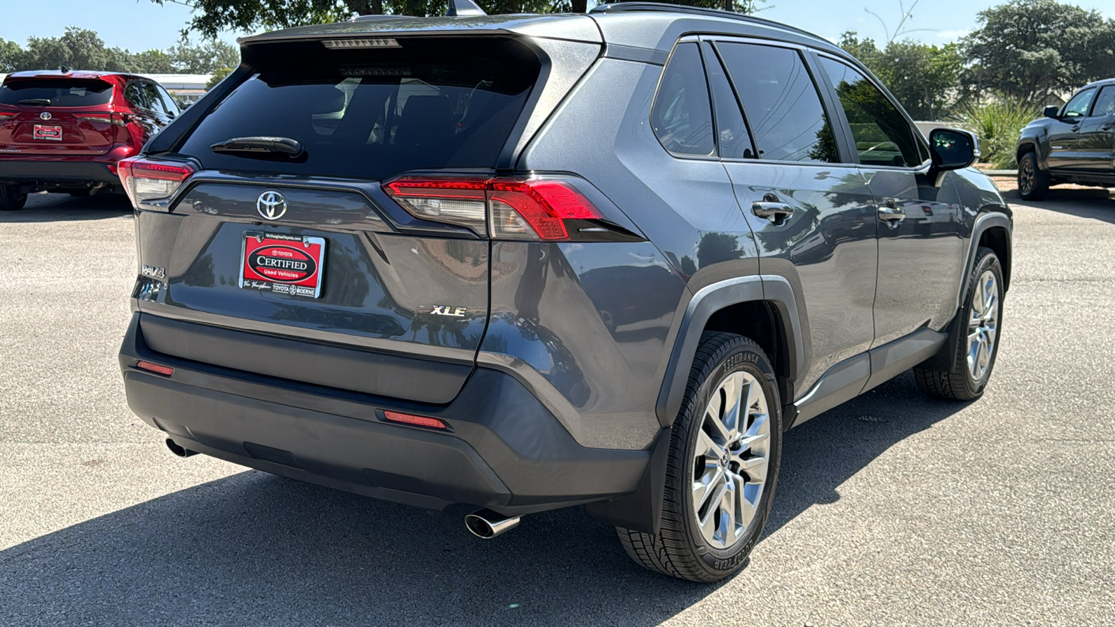 2019 Toyota RAV4 XLE Premium 7