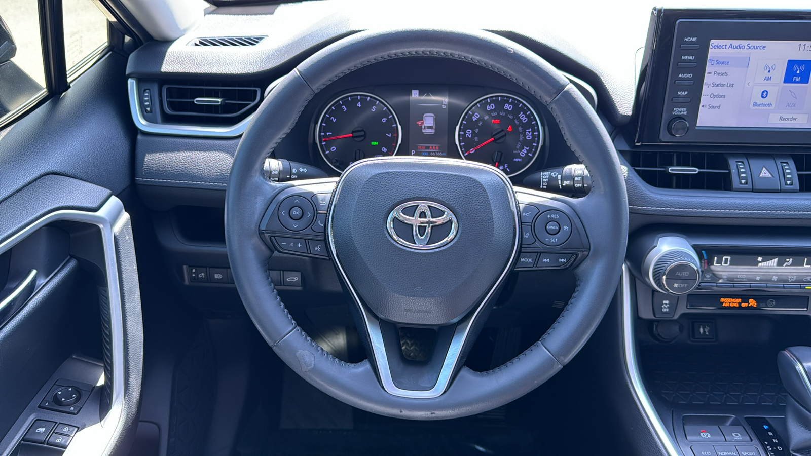 2019 Toyota RAV4 XLE Premium 27