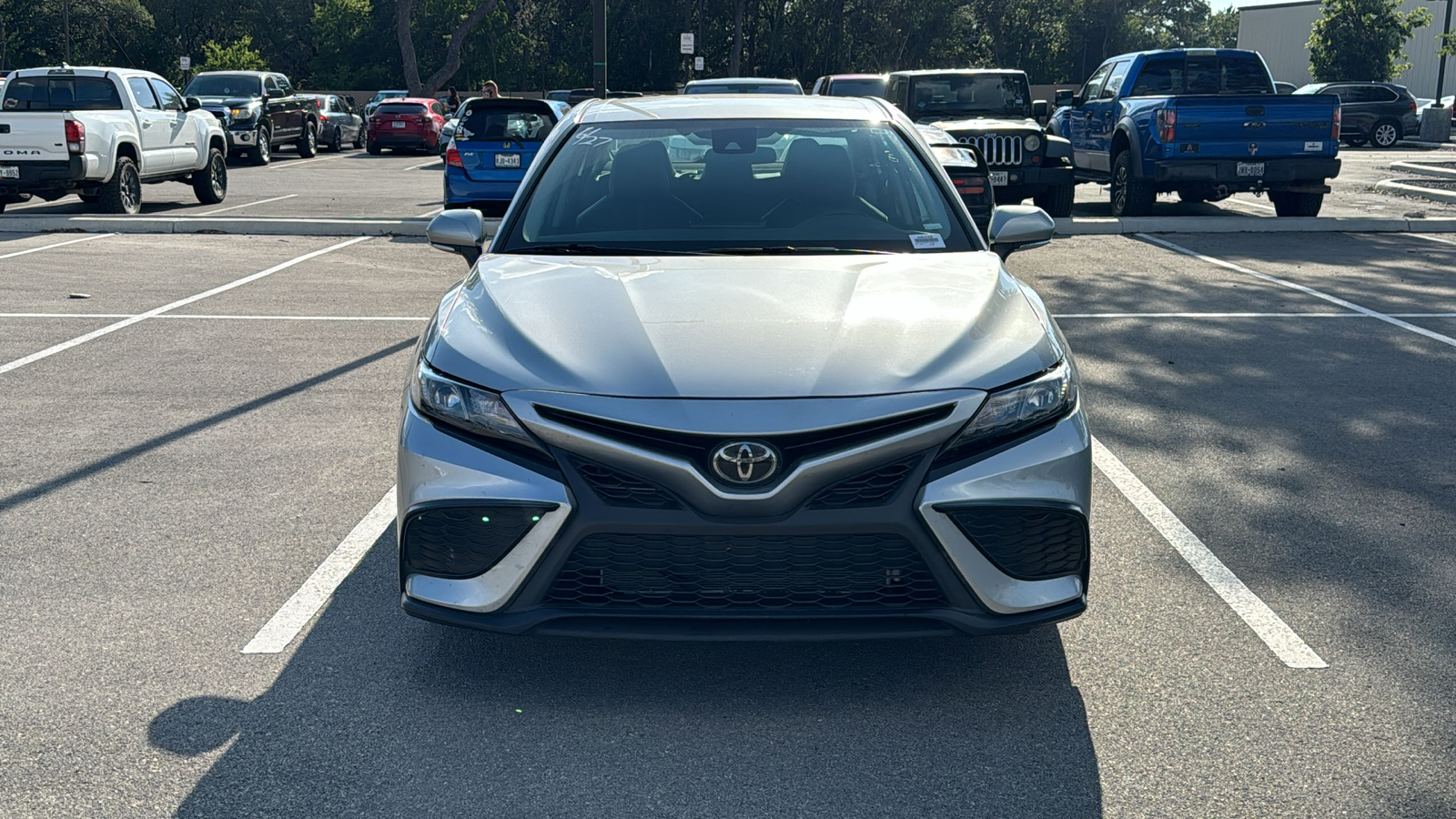 2023 Toyota Camry SE 3