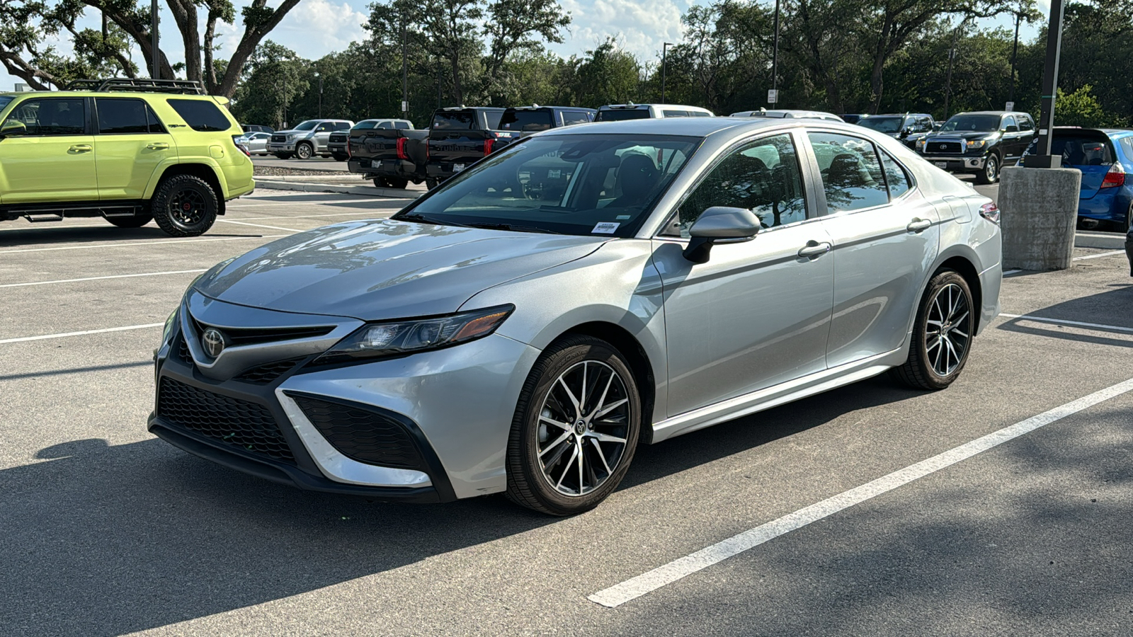 2023 Toyota Camry SE 4