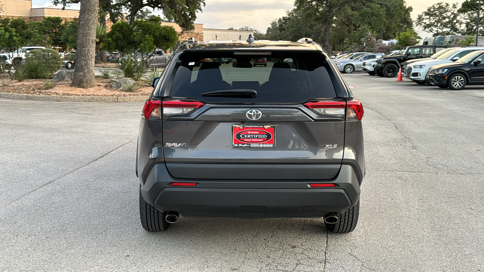 2022 Toyota RAV4 XLE 6