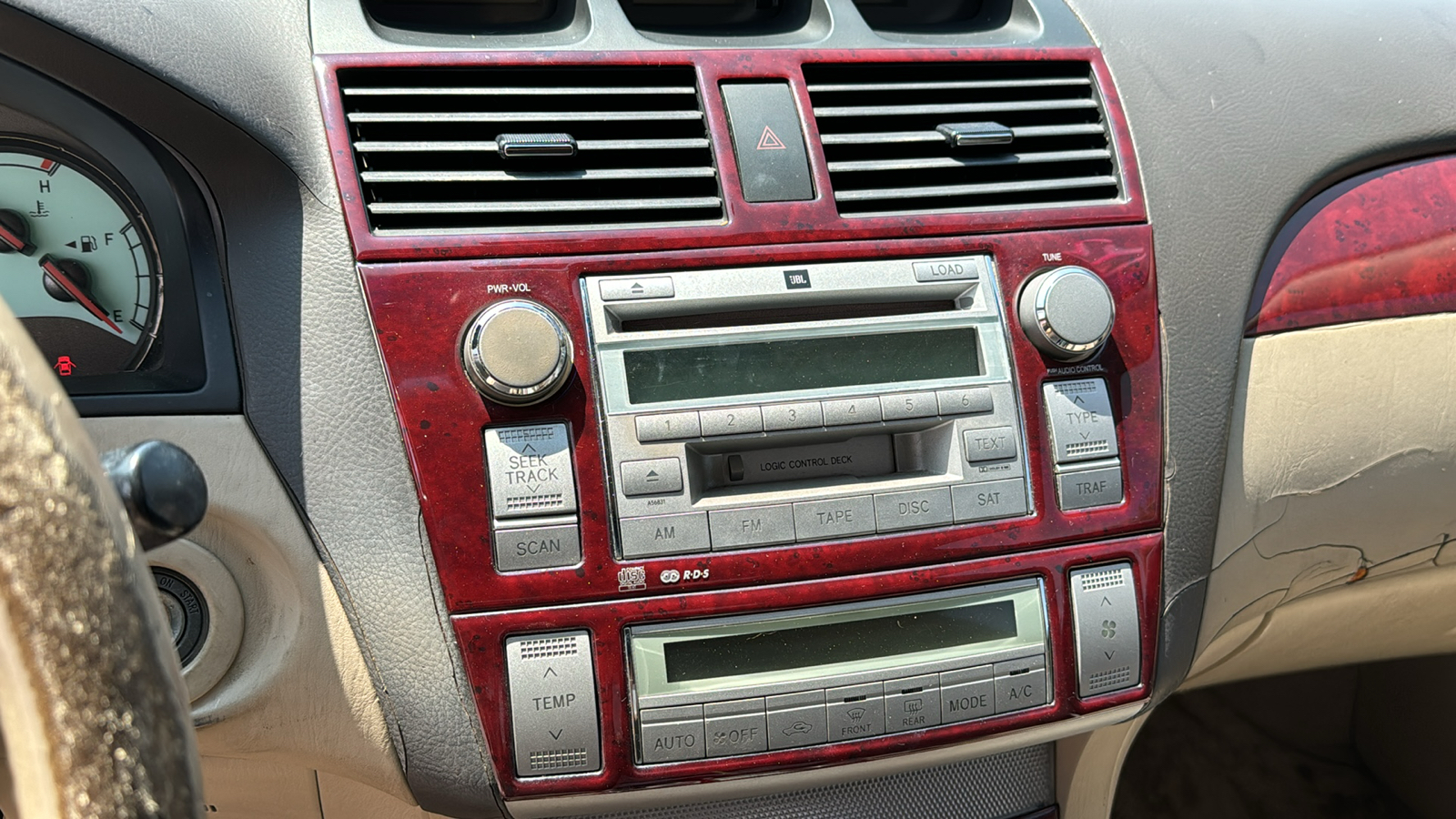 2005 Toyota Camry Solara SE 10