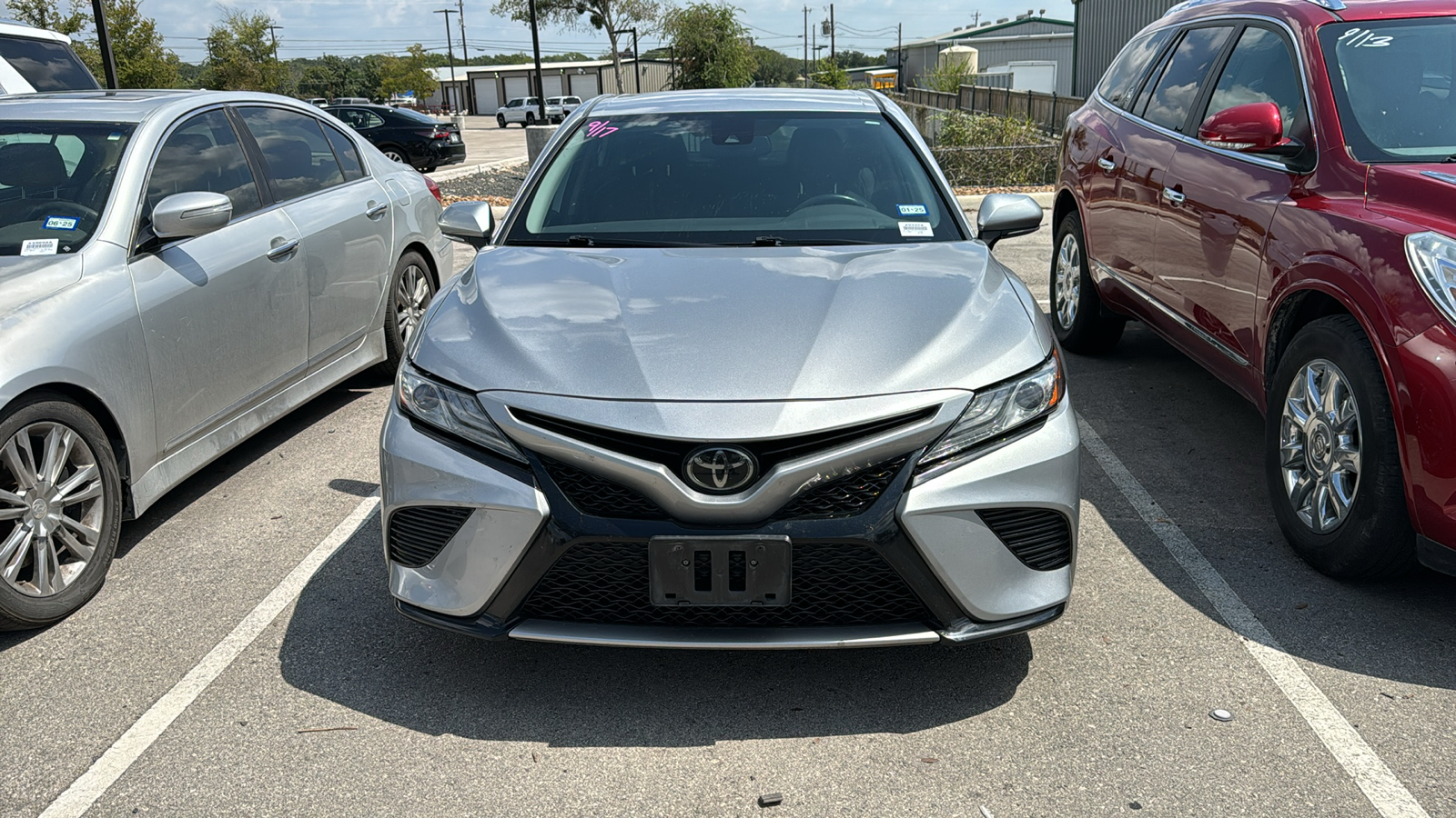 2019 Toyota Camry XSE 3