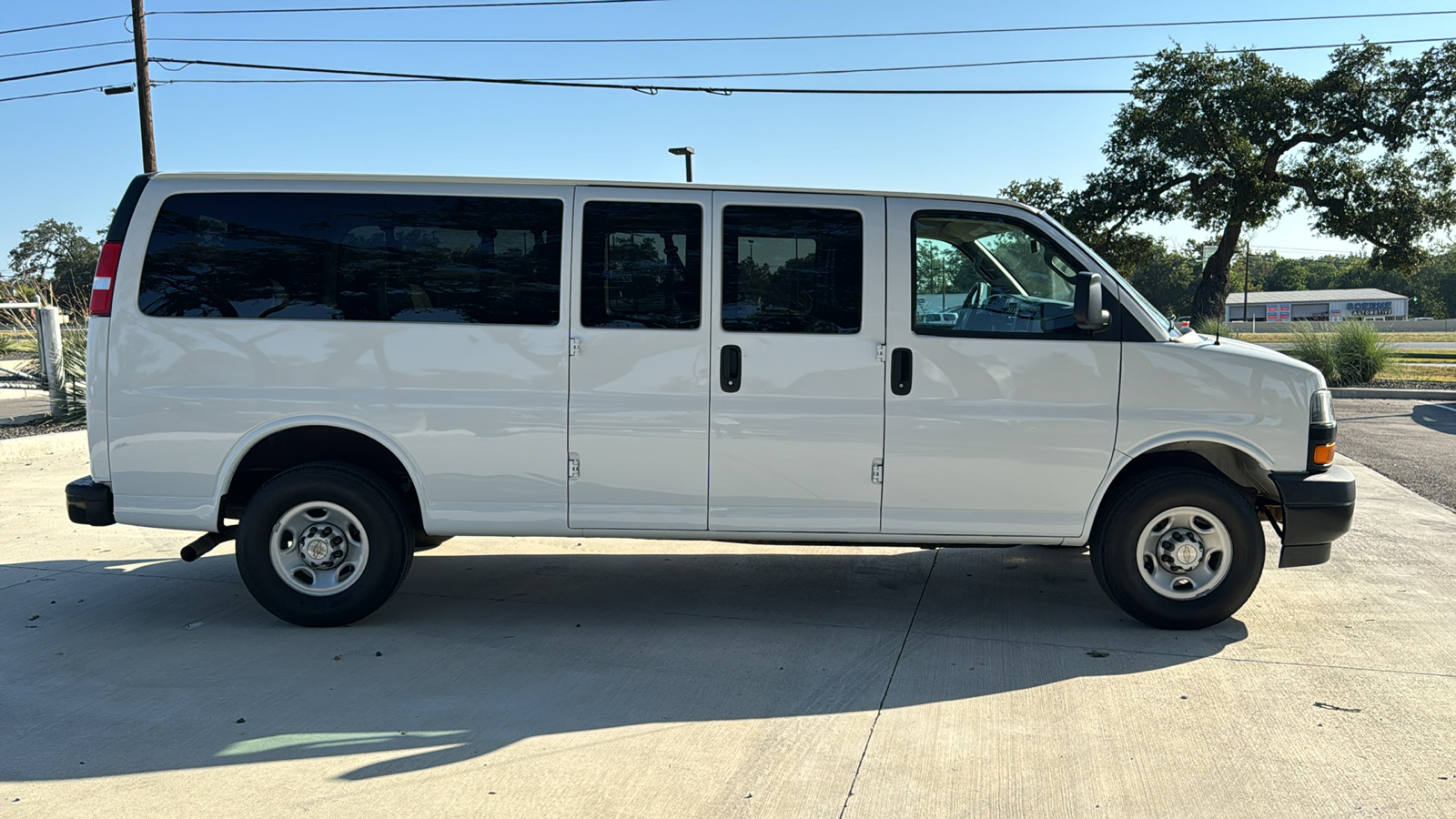 2023 Chevrolet Express 3500 LS 8