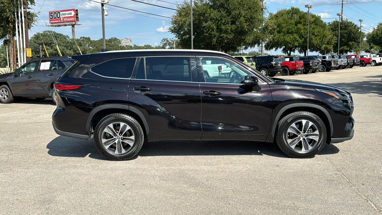 2022 Toyota Highlander XLE 8