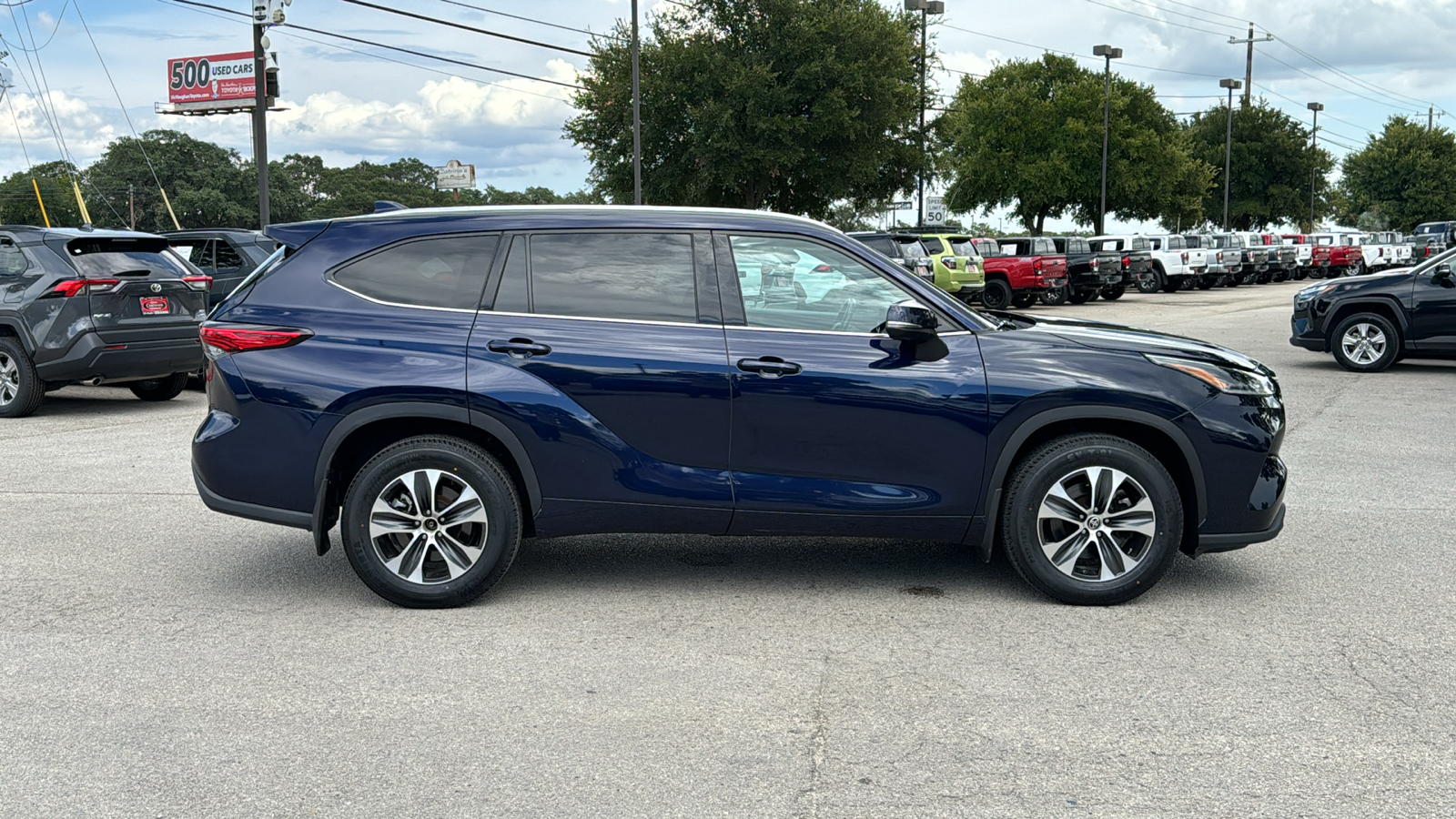 2021 Toyota Highlander XLE 8