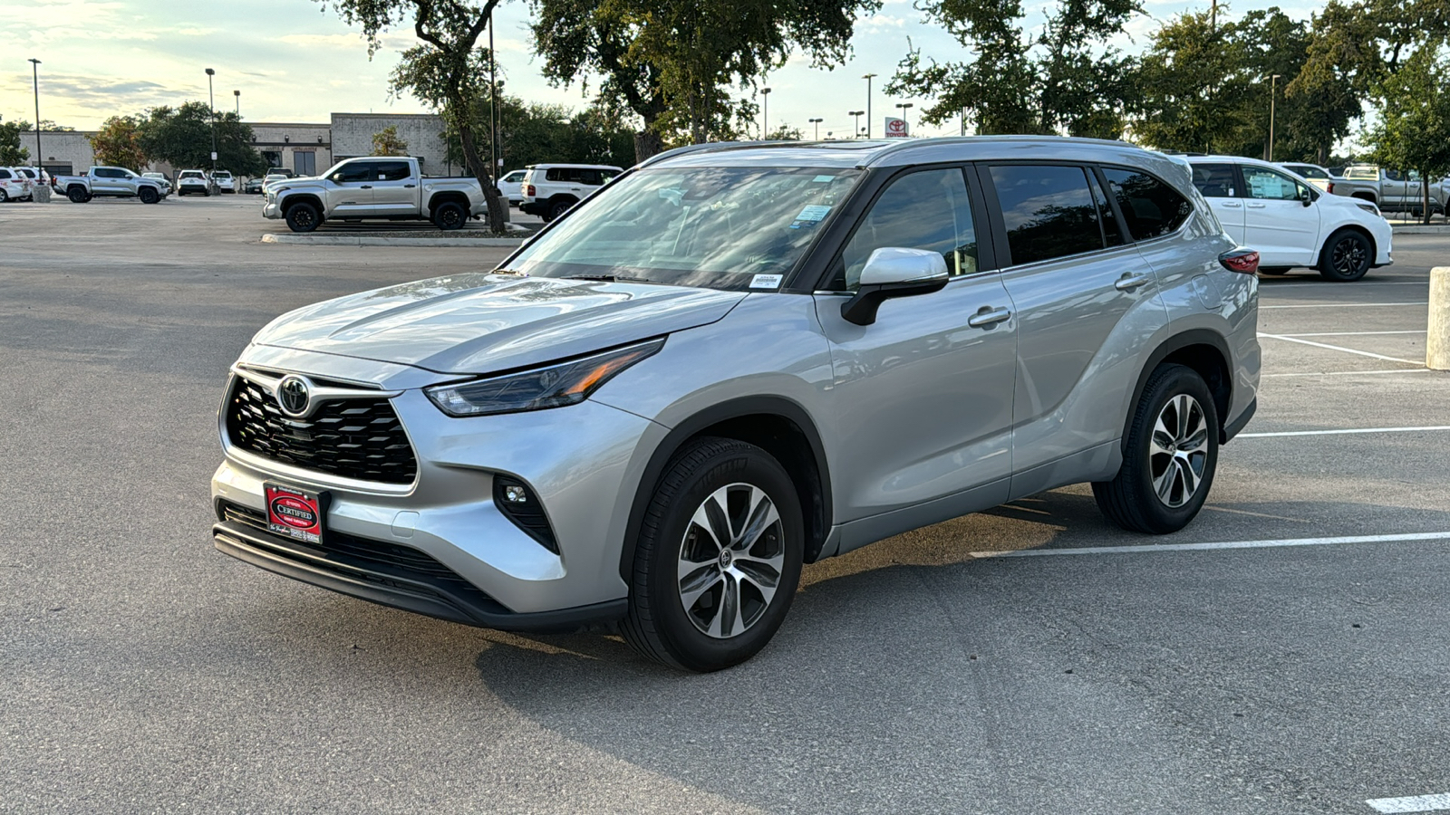 2023 Toyota Highlander XLE 3