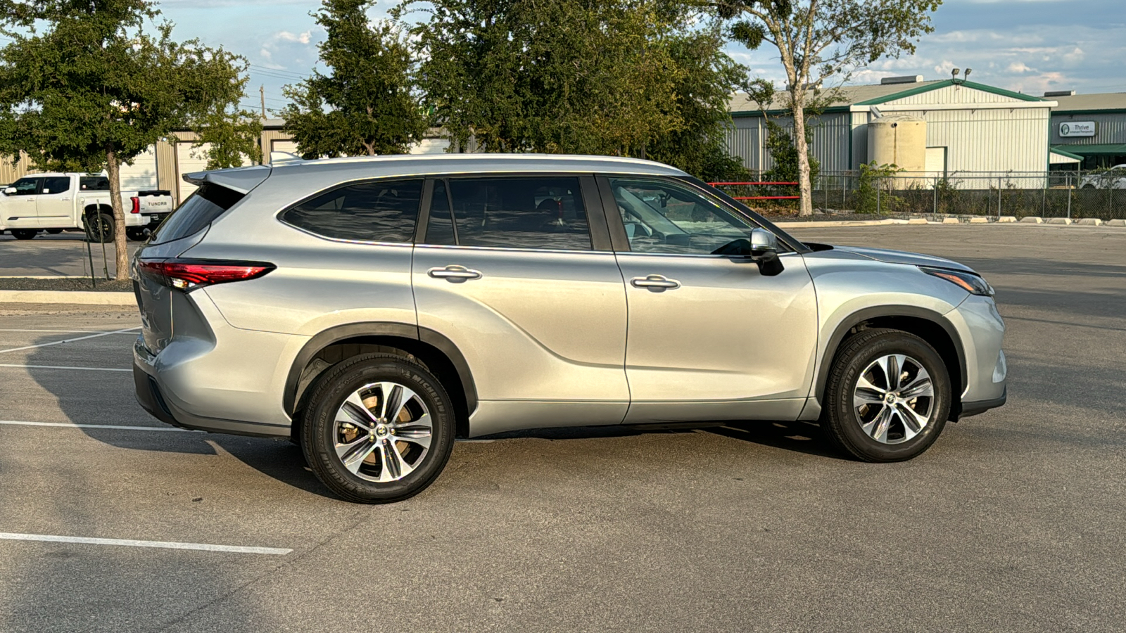 2023 Toyota Highlander XLE 8