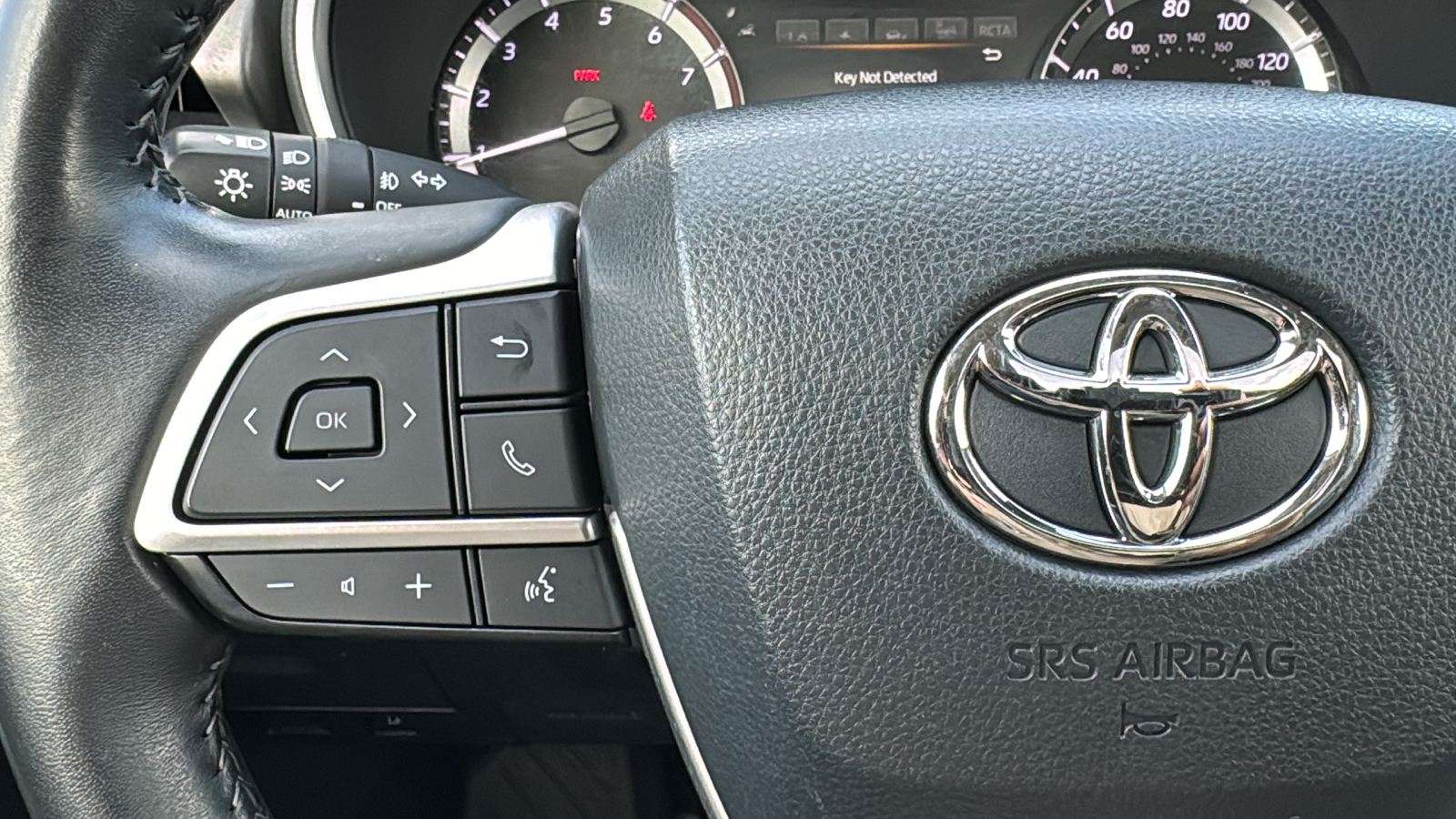 2023 Toyota Highlander XLE 22