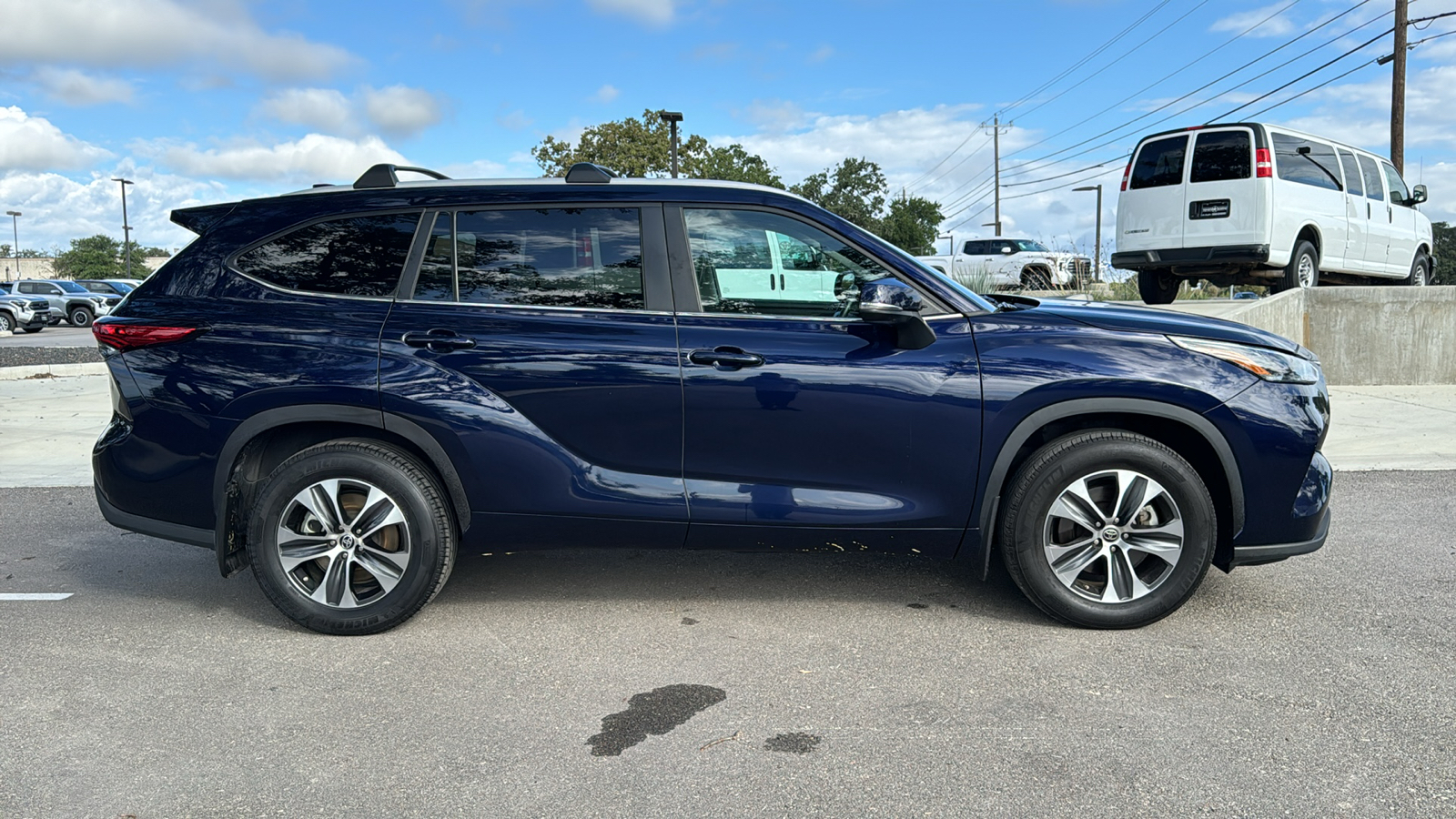 2023 Toyota Highlander XLE 8