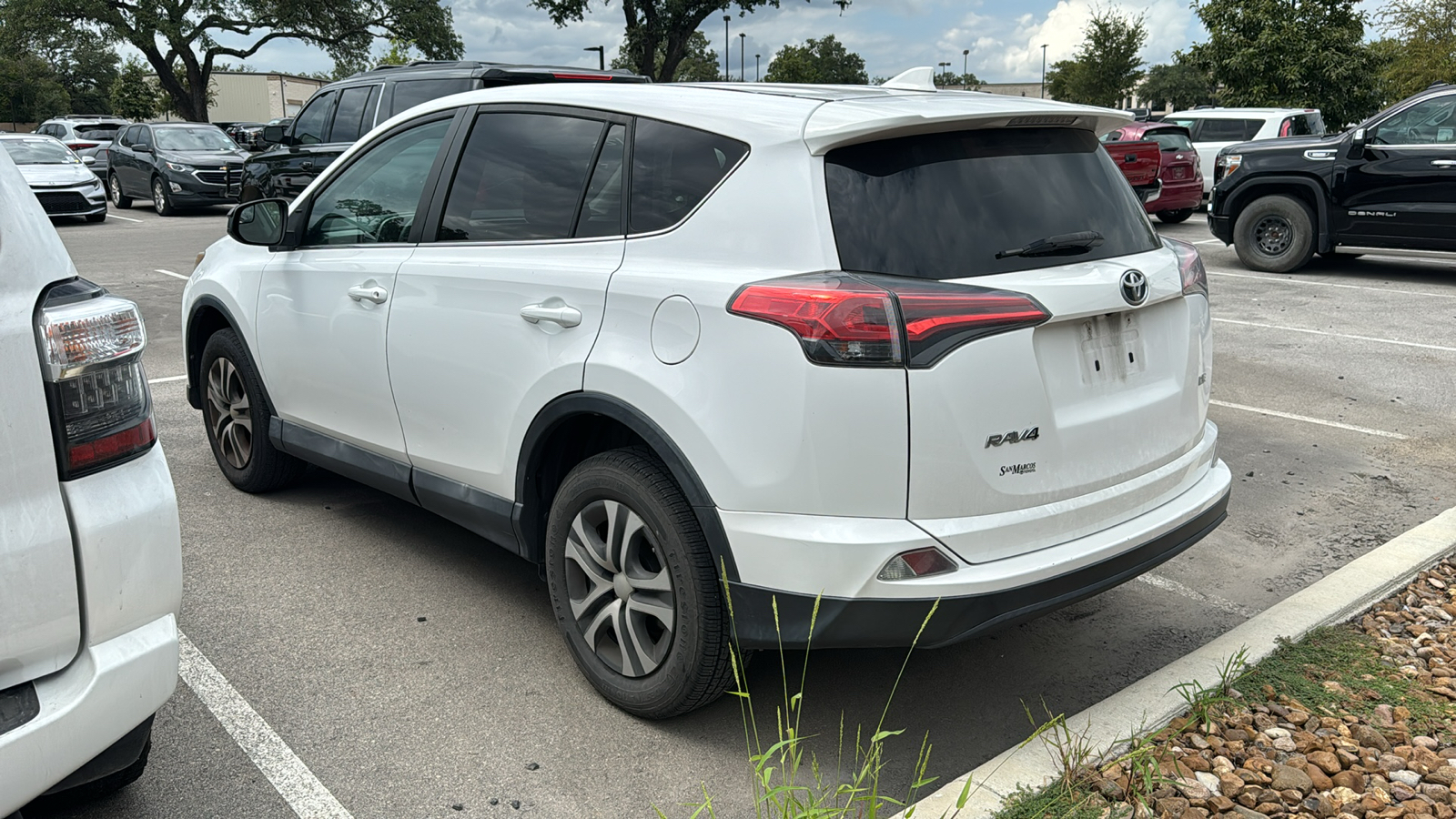 2018 Toyota RAV4 LE 4