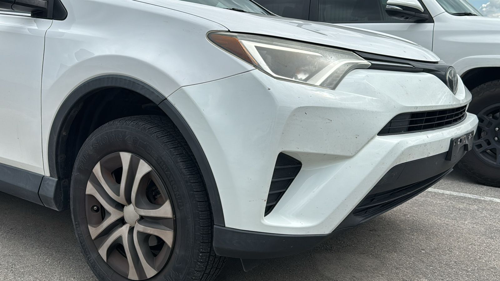 2018 Toyota RAV4 LE 9