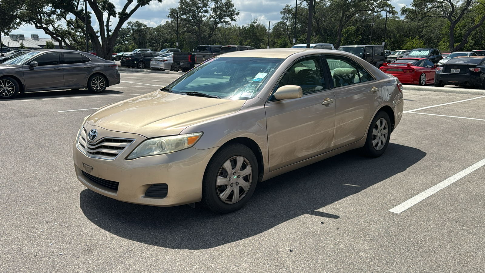 2010 Toyota Camry LE 3