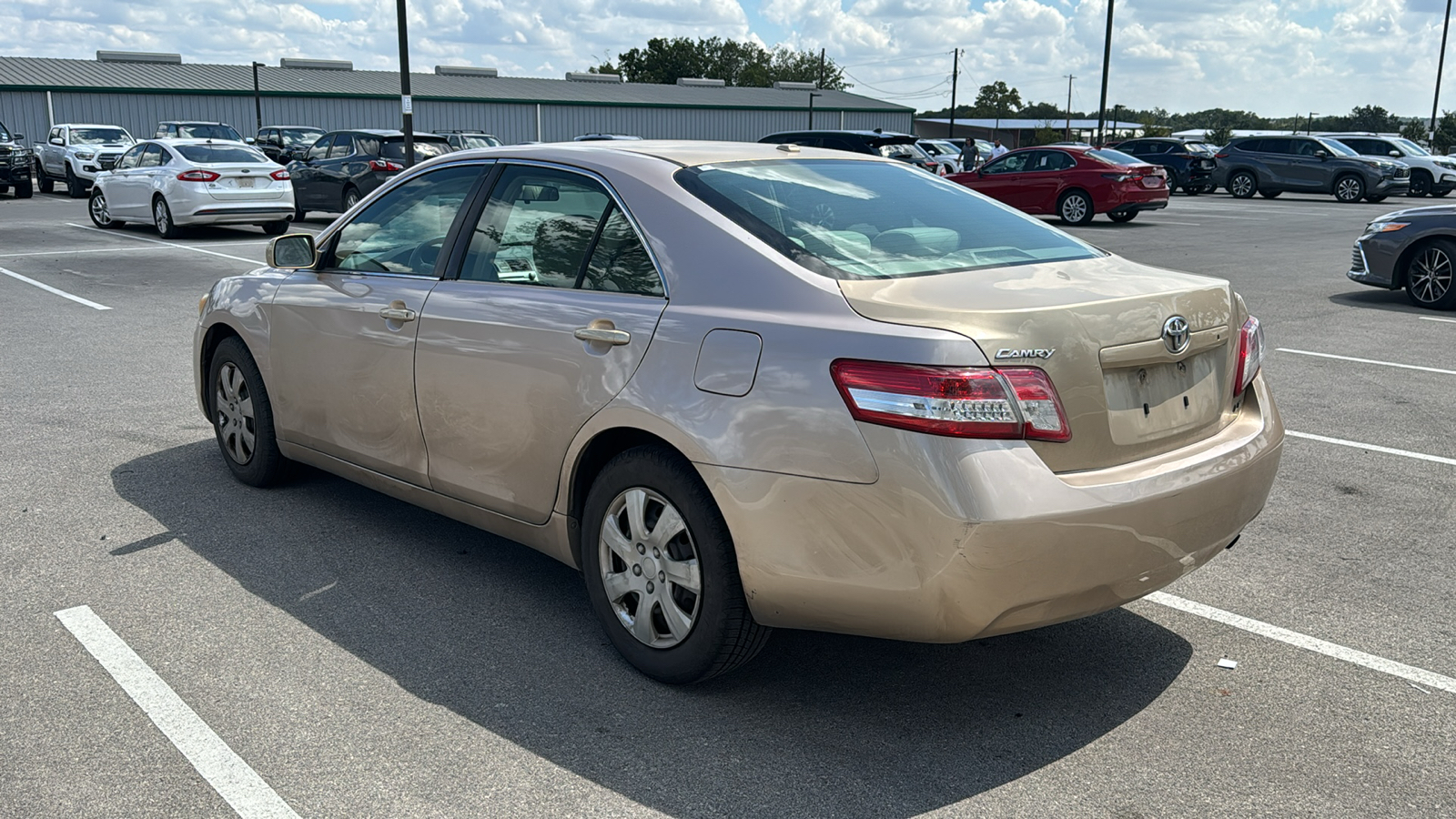 2010 Toyota Camry LE 4