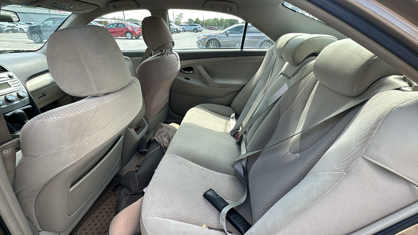 2010 Toyota Camry LE 8