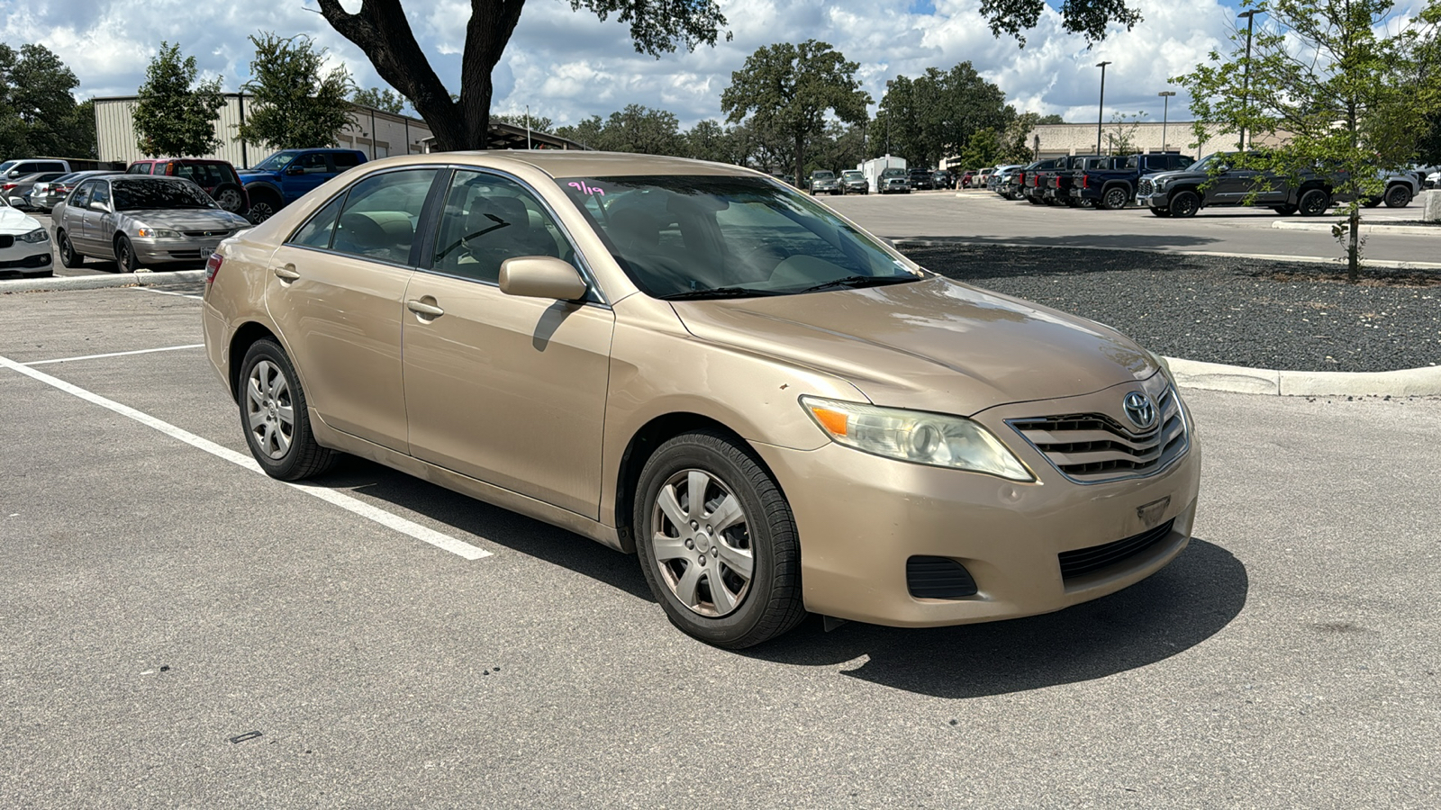 2010 Toyota Camry LE 11