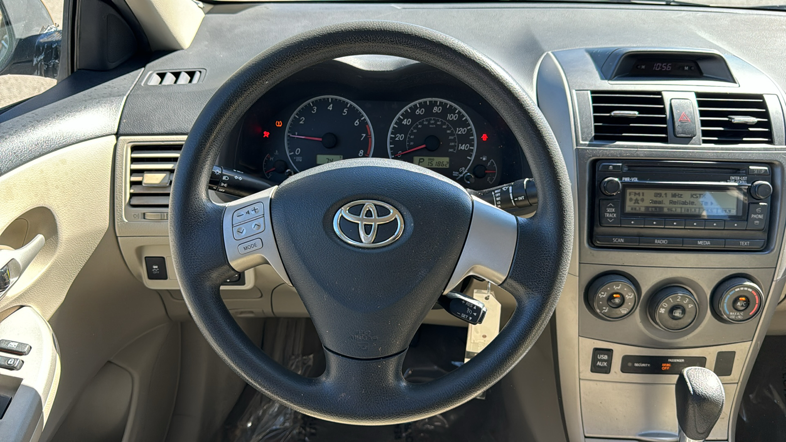 2012 Toyota Corolla LE 27