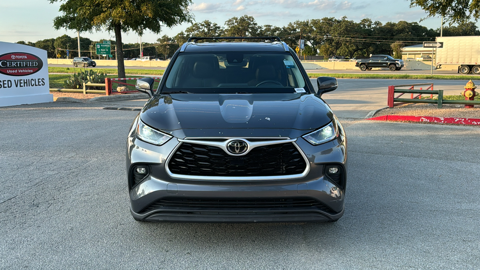 2021 Toyota Highlander XLE 2