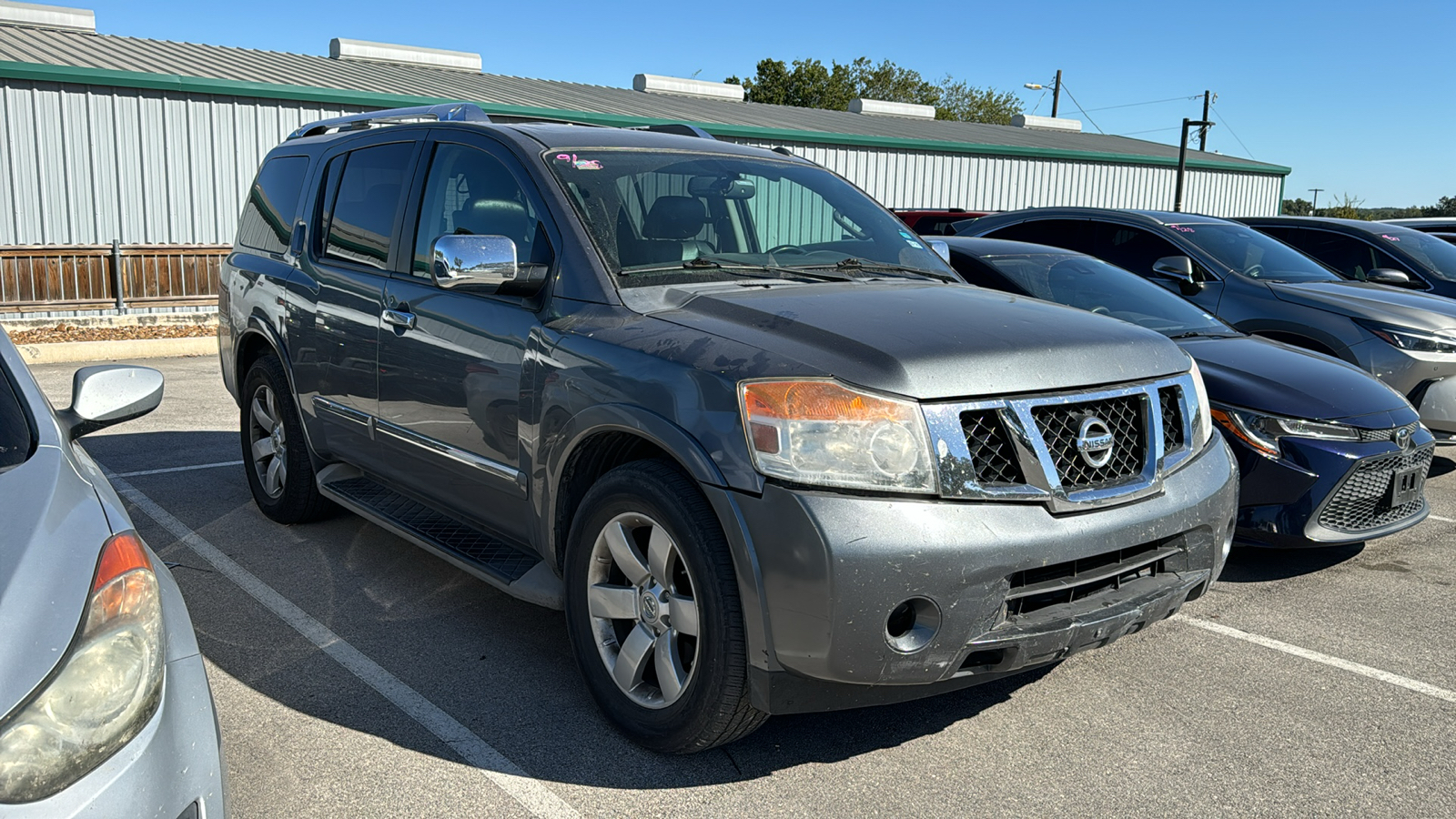 2014 Nissan Armada SL 11