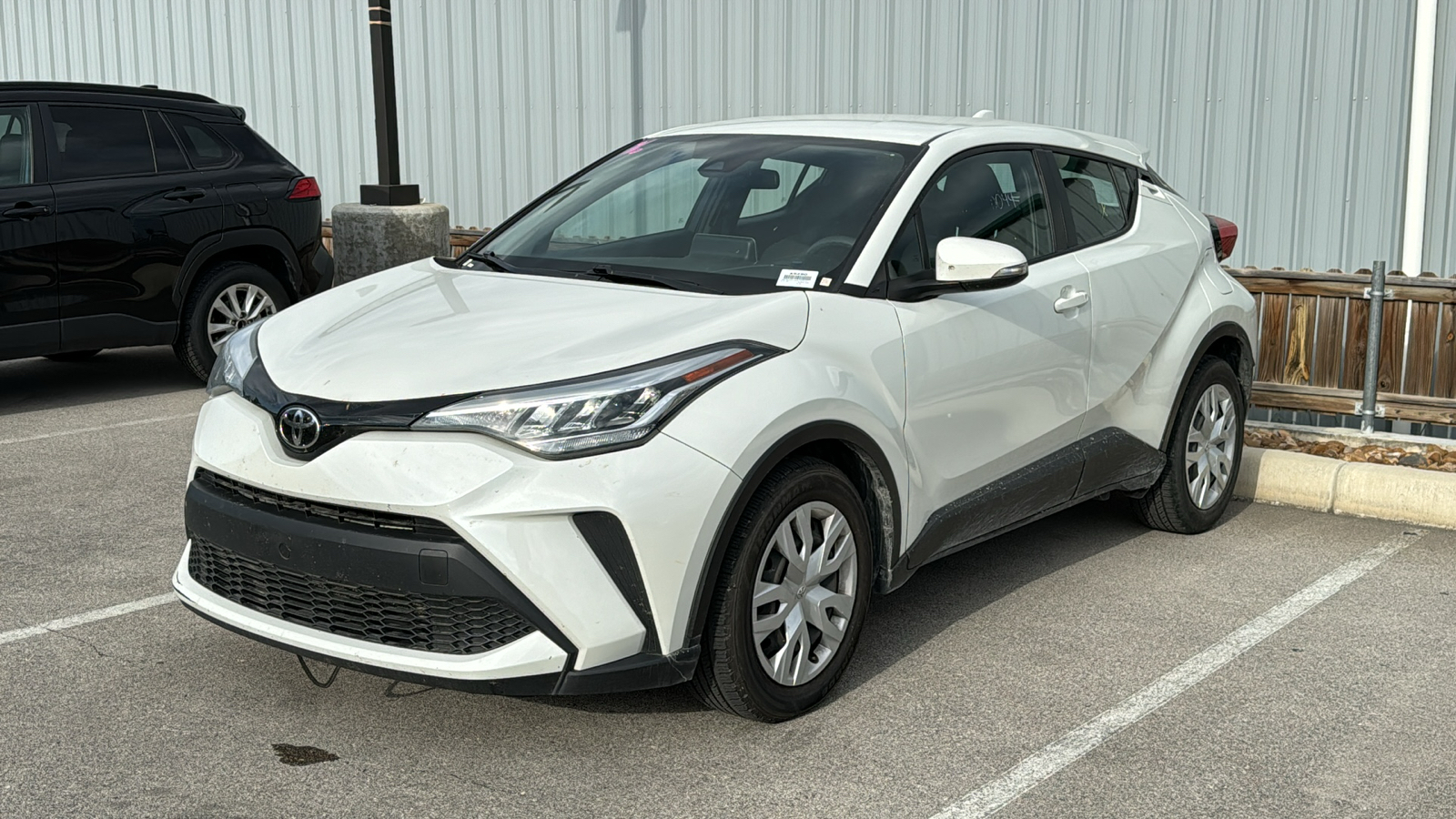 2021 Toyota C-HR LE 3