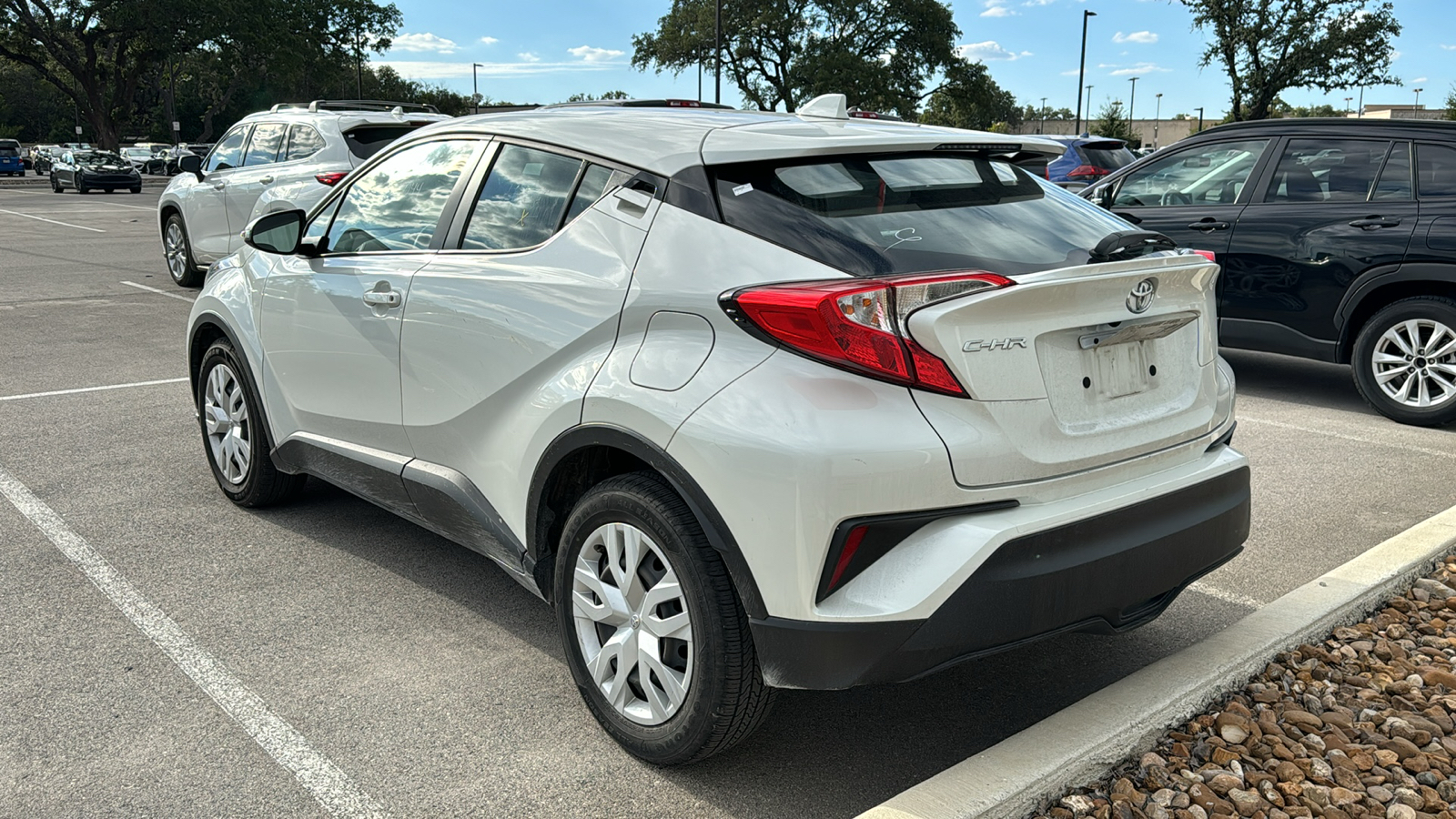 2021 Toyota C-HR LE 4