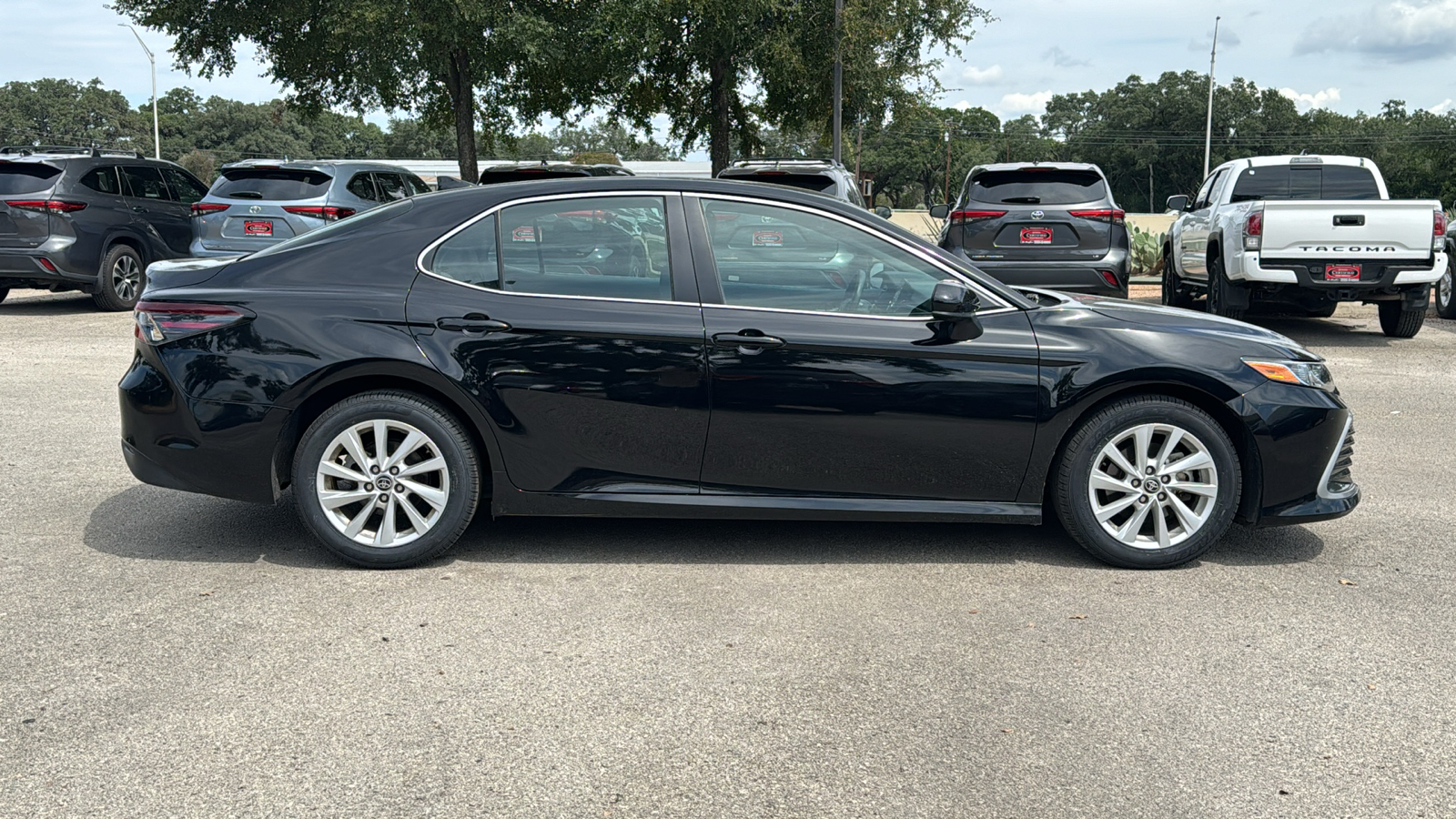 2023 Toyota Camry LE 8