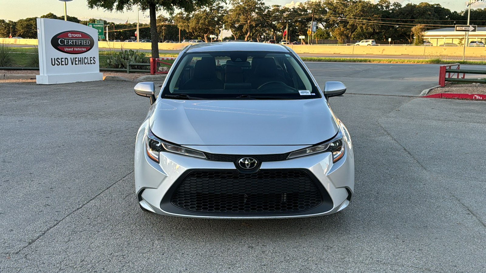 2022 Toyota Corolla LE 2