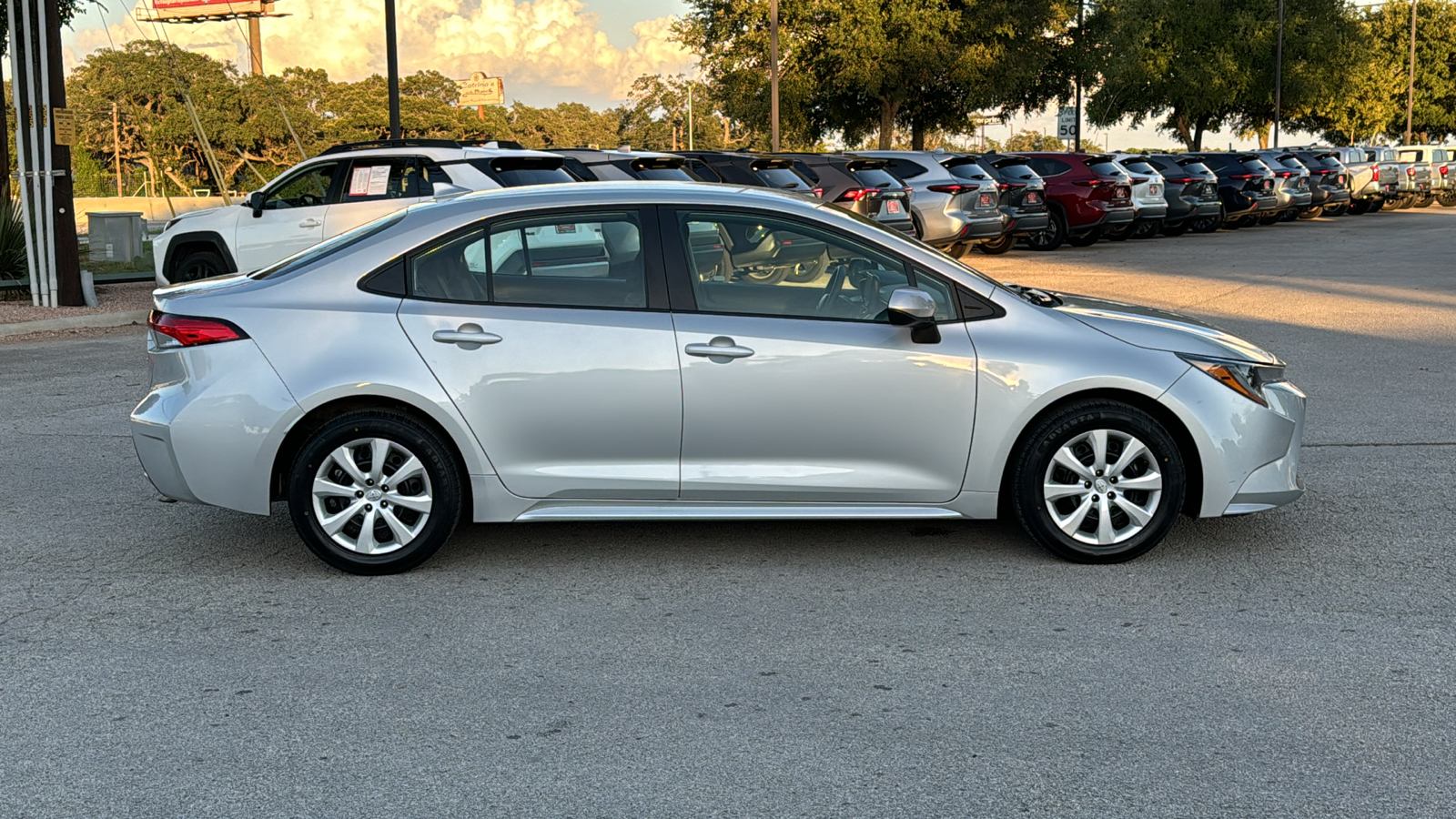 2022 Toyota Corolla LE 8