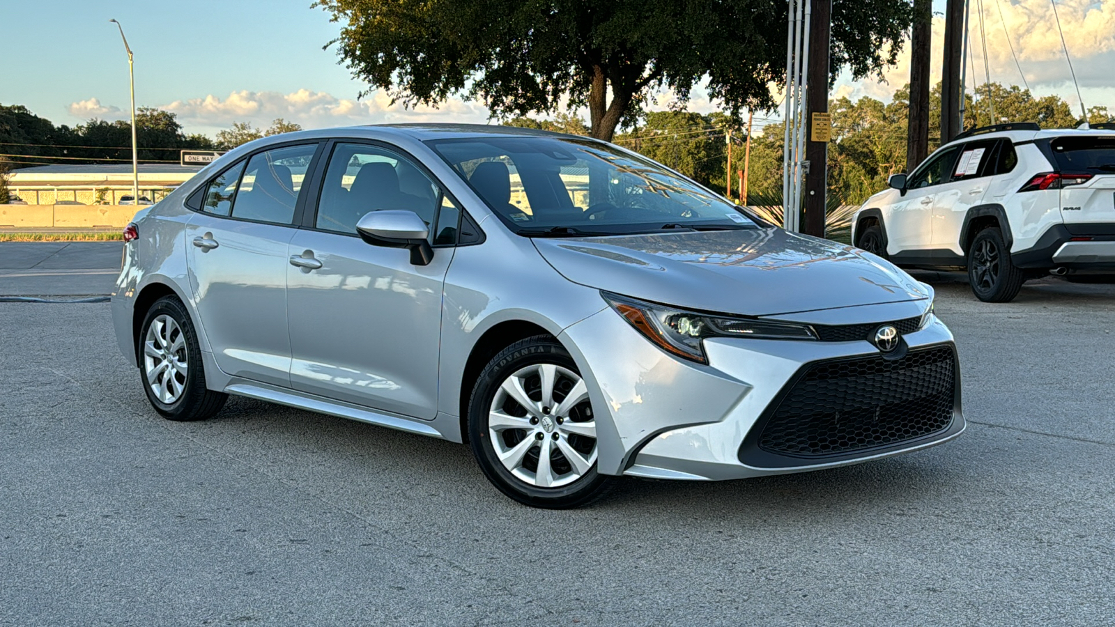 2022 Toyota Corolla LE 38